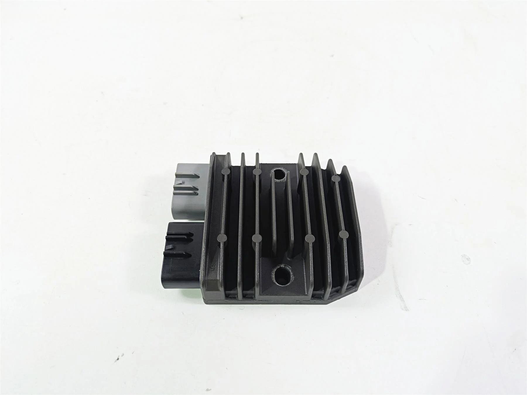 2009 Yamaha FZ1 FZS10 Fazer Rectifier Voltage Regulator FH012AA 1D7-81960-01-00 - Image 2