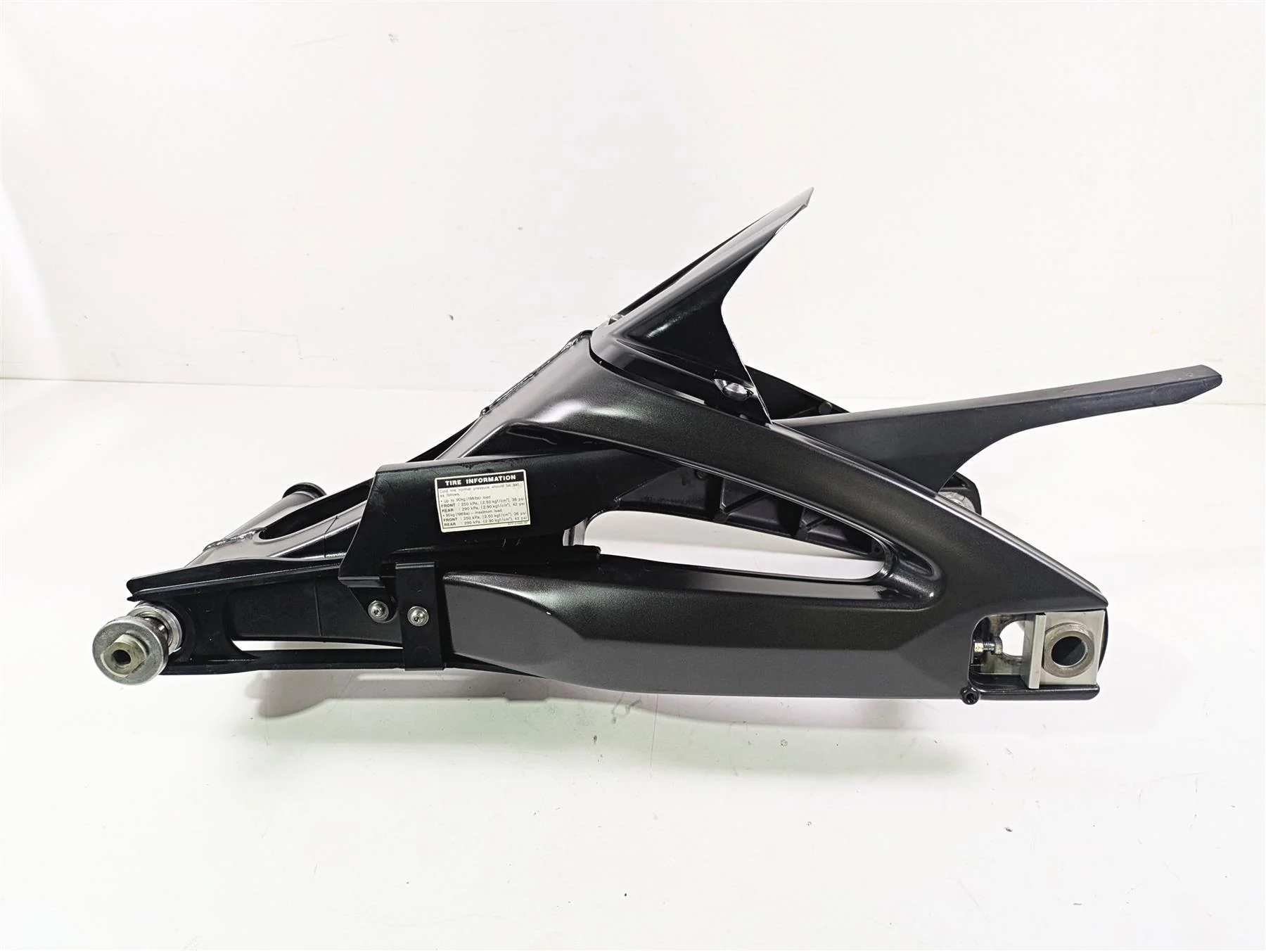 2009 Yamaha FZ1 FZS10 Fazer Straight Rear Swingarm & Axle Set 2D1-22110-11-00 - Image 2