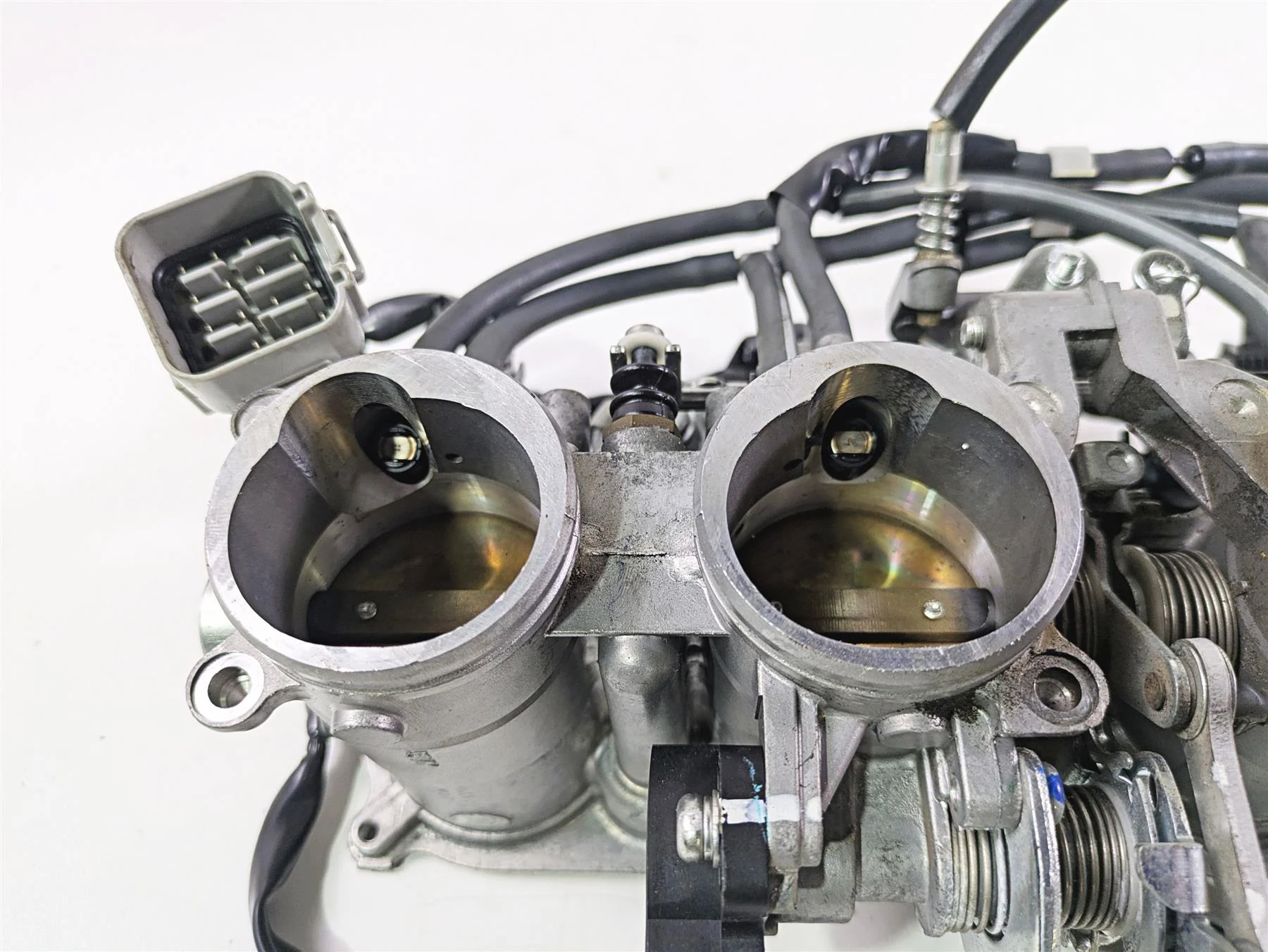 2009 Yamaha FZ1 FZS10 Fazer Throttle Body Bodies & Wiring 2D1-13750-10-00 - Image 12