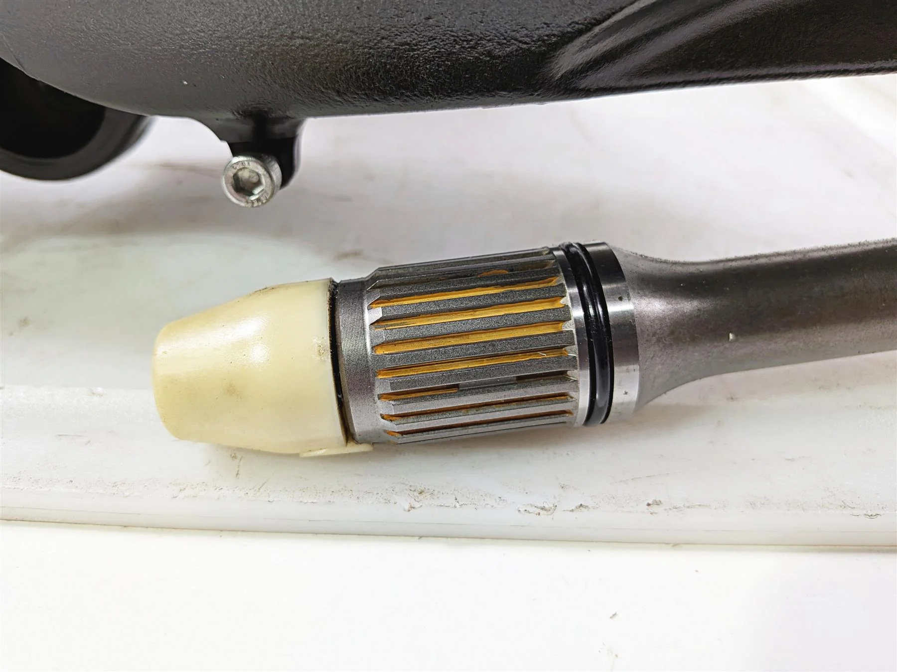 2009 Yamaha VMX17 V-Max 1700 Differential Drive Shaft Swingarm 2S3-46101-00-00 - Image 4