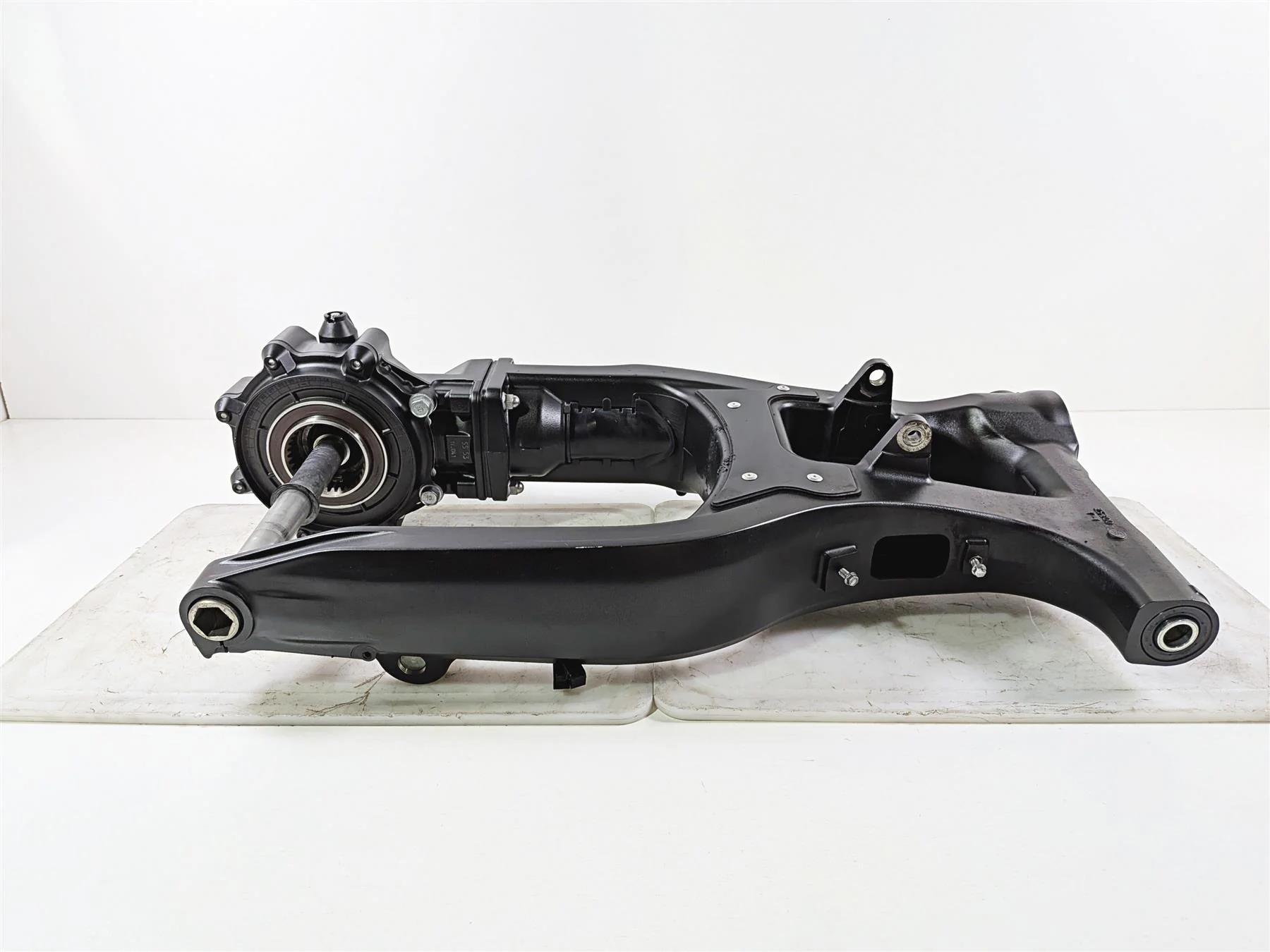 2009 Yamaha VMX17 V-Max 1700 Differential Drive Shaft Swingarm 2S3-46101-00-00 - Image 9