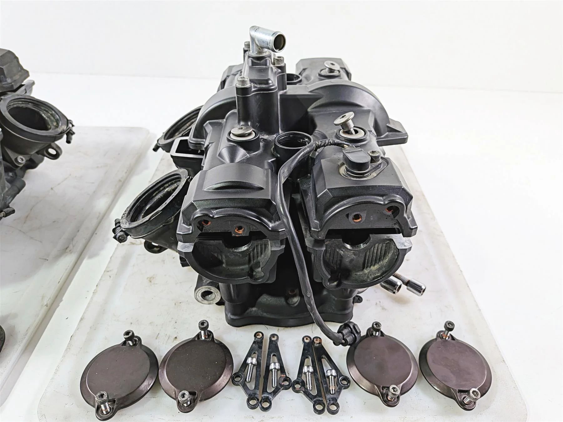 2009 Yamaha VMX17 V-Max 1700 Engine Cylinder Head Set - Read 2S3-11103-09 - Image 3