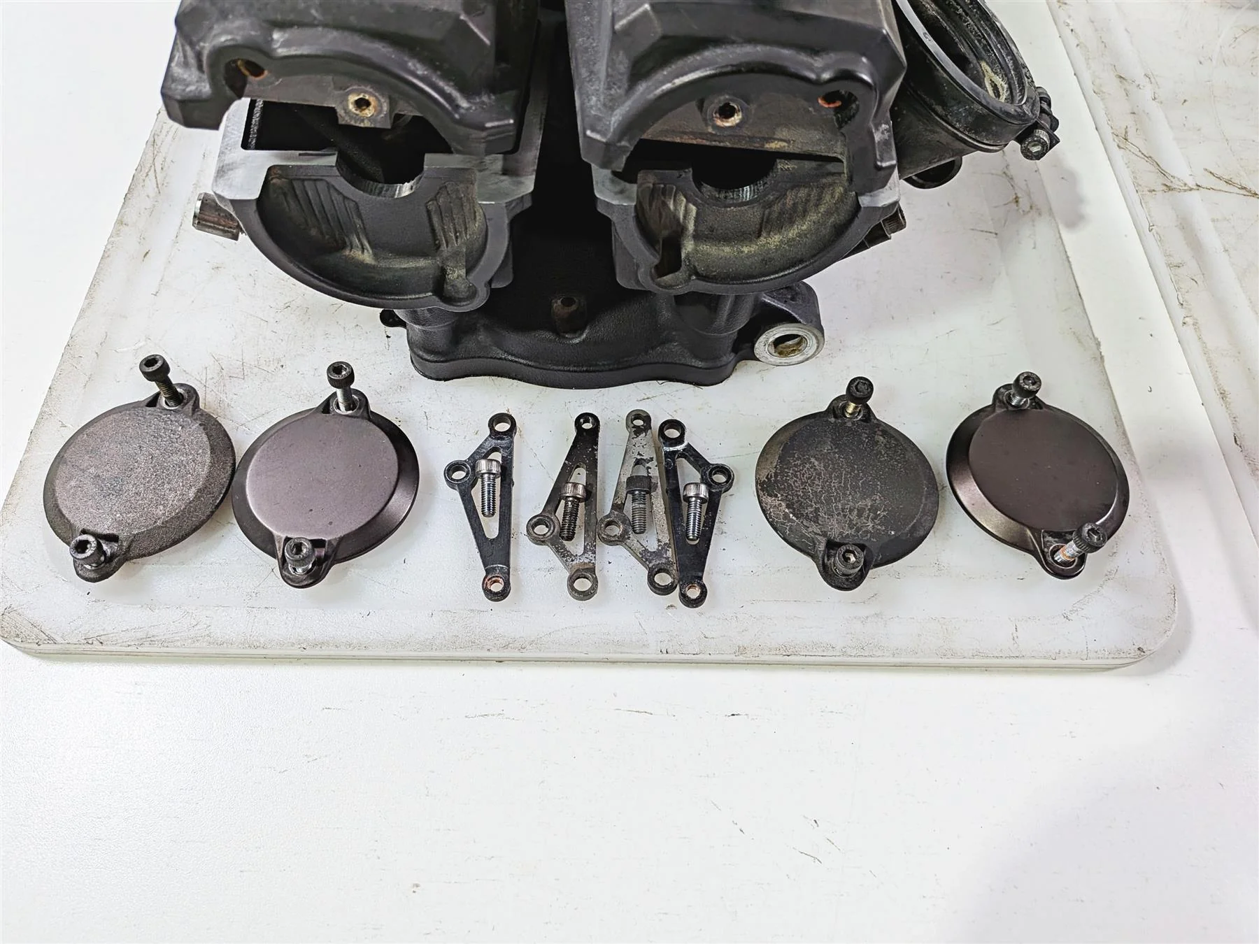 2009 Yamaha VMX17 V-Max 1700 Engine Cylinder Head Set - Read 2S3-11103-09 - Image 4