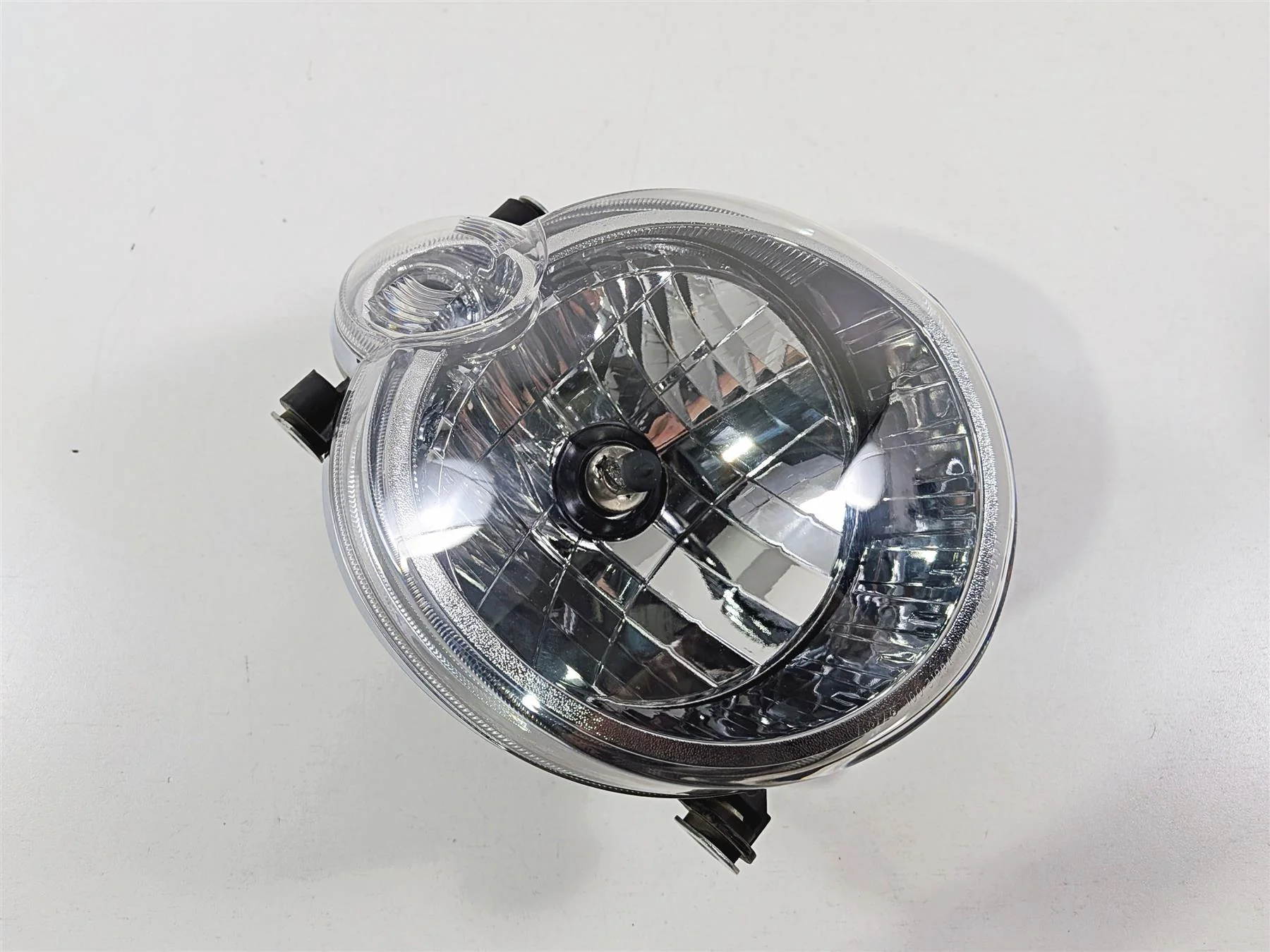 2009 Yamaha VMX17 V-Max 1700 Headlight Head Light Lamp 2S3-84300-00-00 - Image 10
