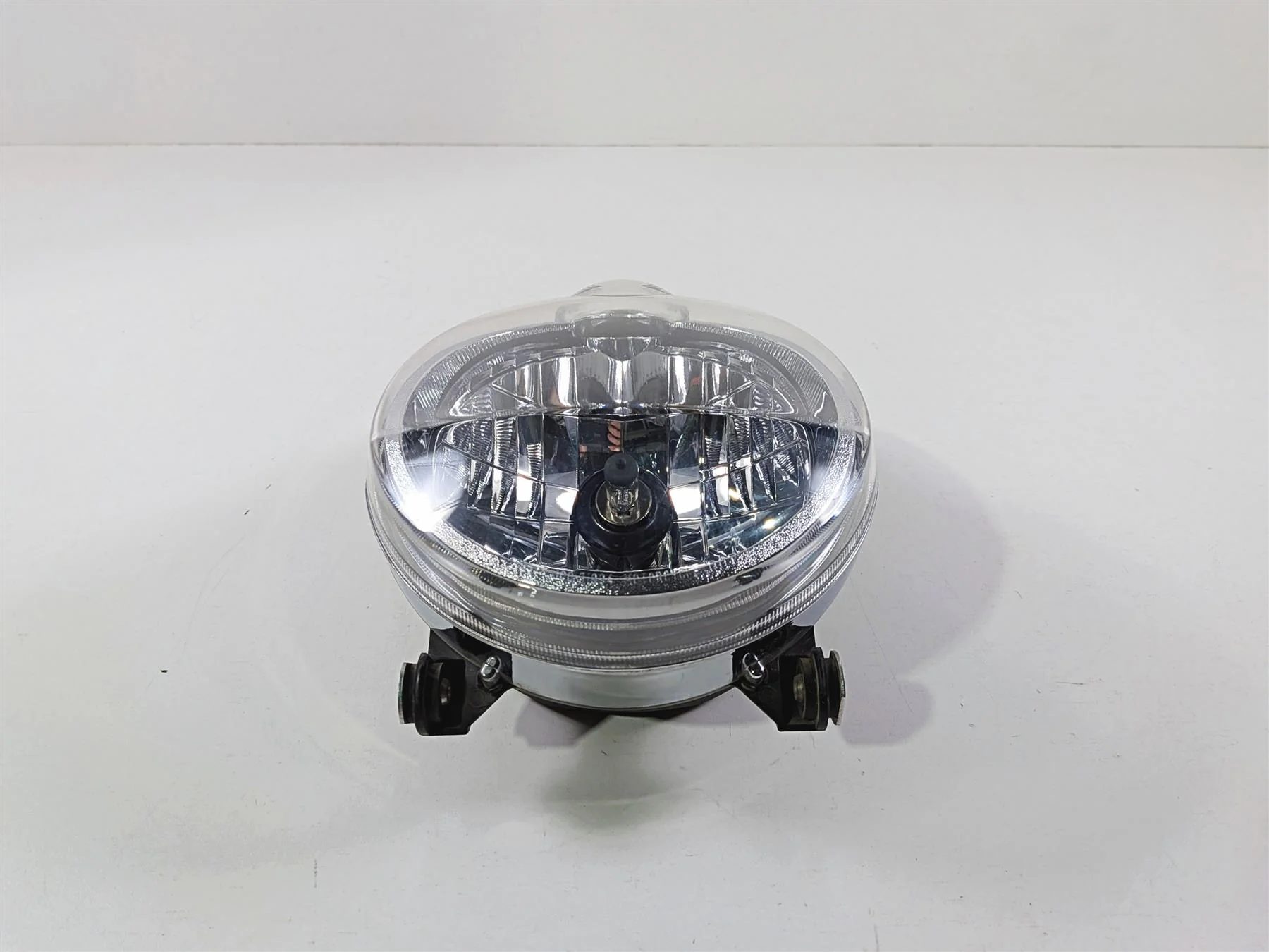 2009 Yamaha VMX17 V-Max 1700 Headlight Head Light Lamp 2S3-84300-00-00 - Image 3