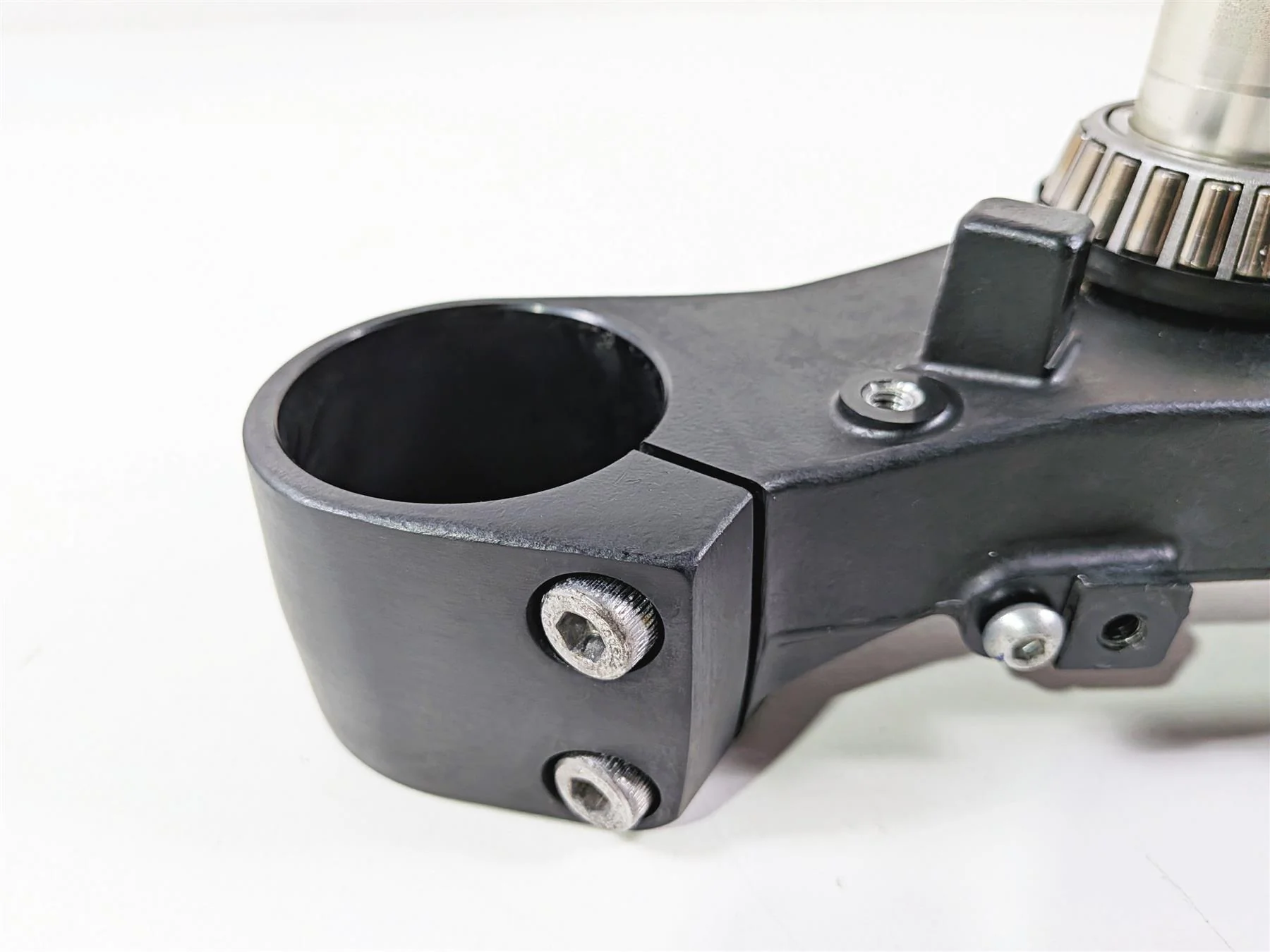 2009 Yamaha VMX17 V-Max 1700 Lower Triple Tree Steering Clamp 2S3-23340-00-00 - Image 10