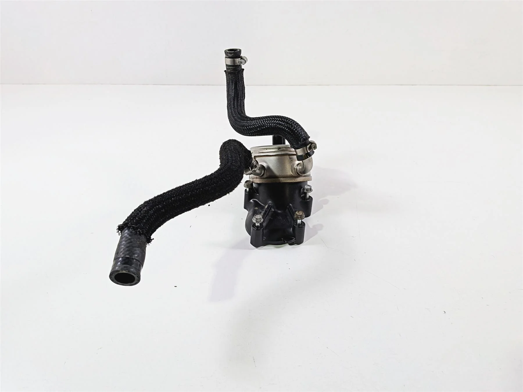 2009 Yamaha VMX17 V-Max 1700 Oil Cooler Adaptor Plate 2S3-13470-00 124100-9640 - Image 3