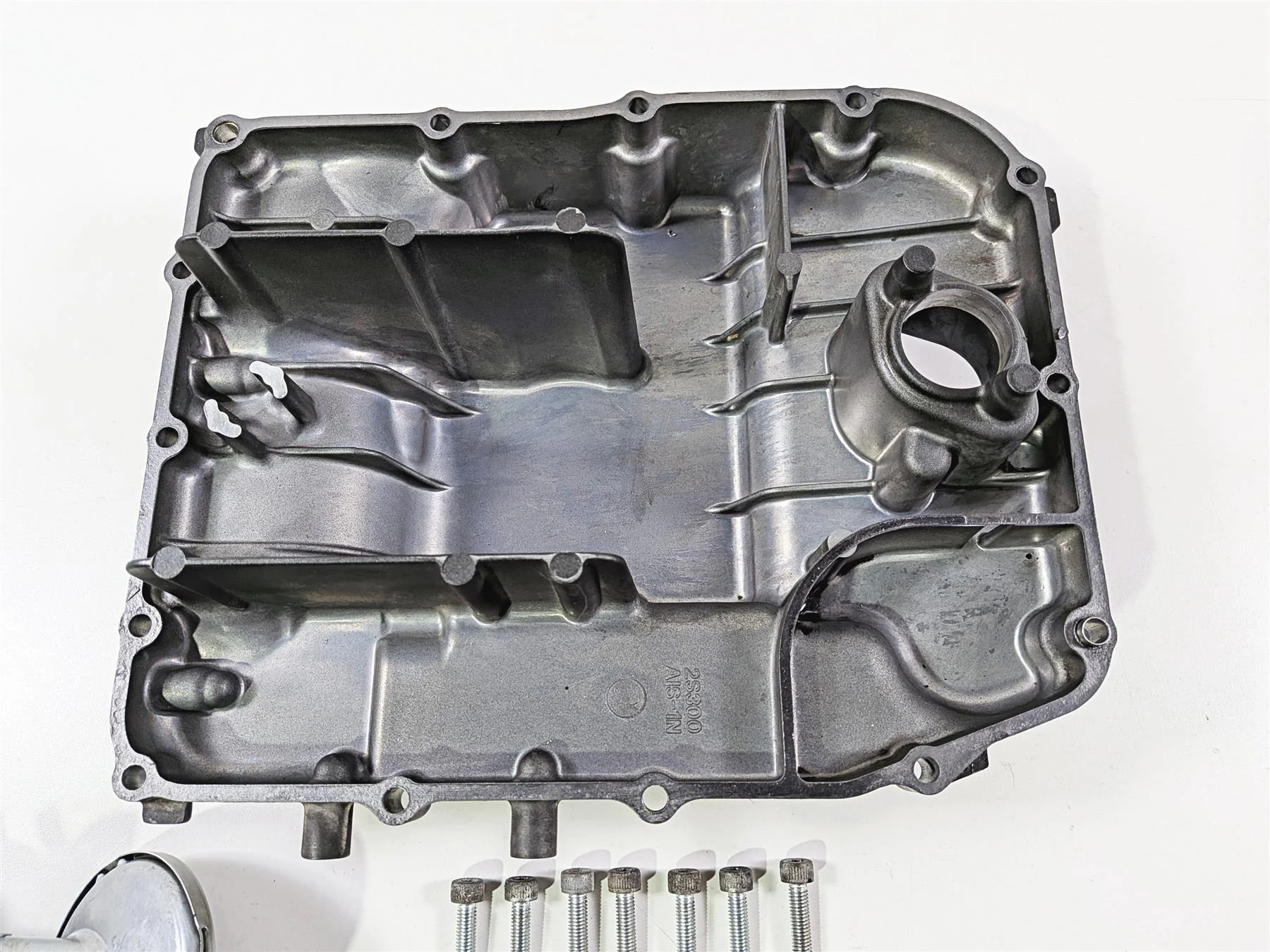2009 Yamaha VMX17 V-Max 1700 Oil Pan Lower Engine Cover 2S3-13400-00 - Image 3