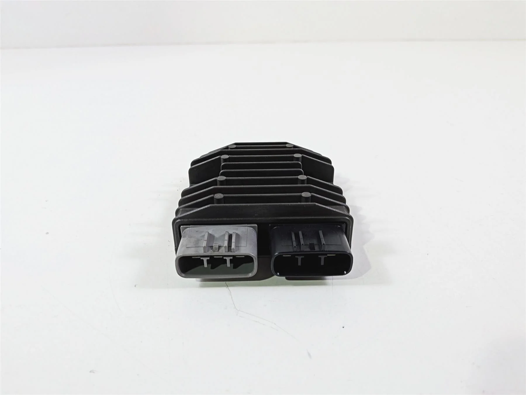 2009 Yamaha VMX17 V-Max 1700 Rectifier Voltage Regulator 1D7-81960-00-00 - Image 4