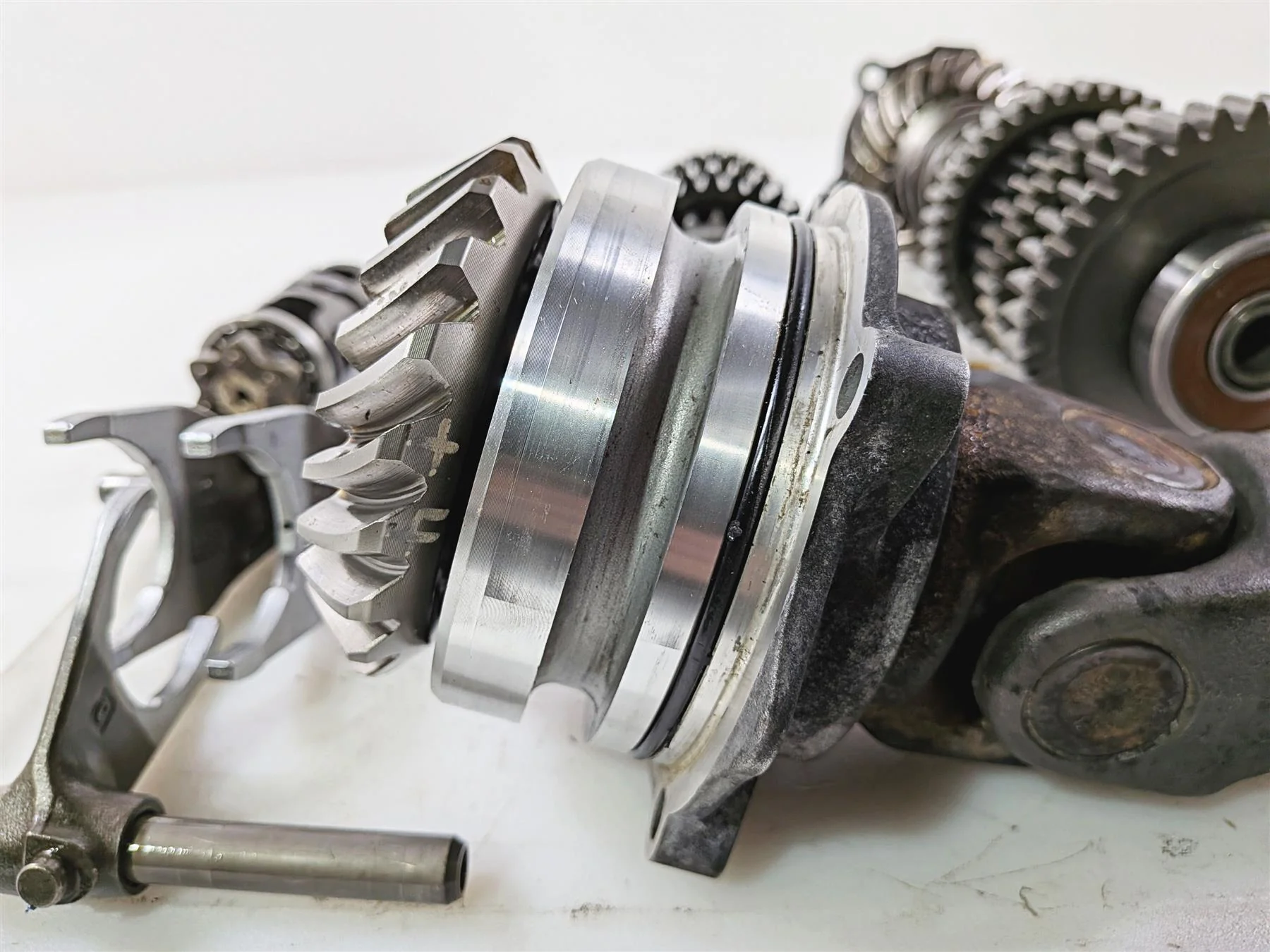 2009 Yamaha VMX17 V-Max 1700 Transmission & Middle Gear Set 2S3-Y1754-00 - Image 16