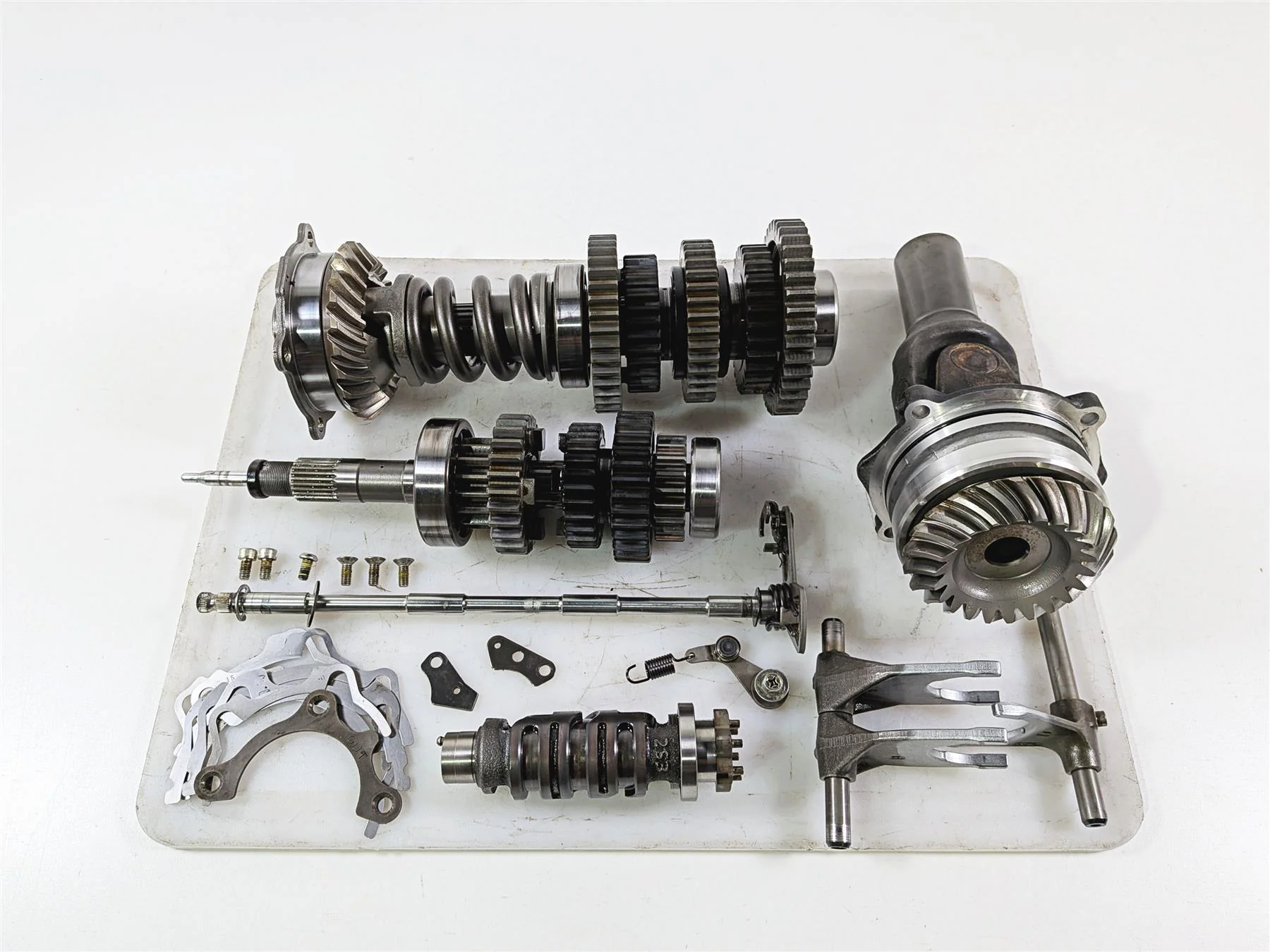 2009 Yamaha VMX17 V-Max 1700 Transmission & Middle Gear Set 2S3-Y1754-00 - Image 2