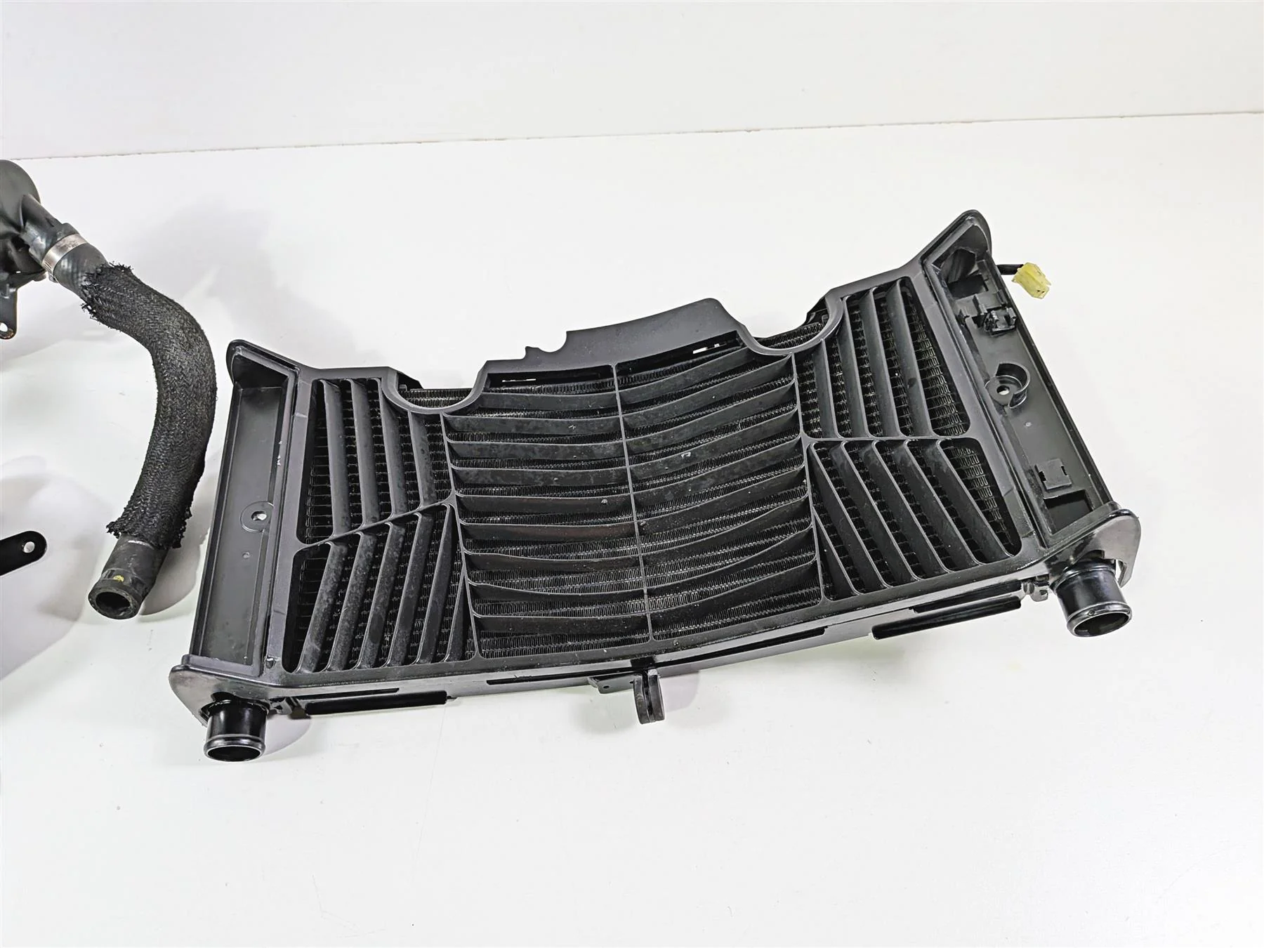 2009 Yamaha VMX17 V-Max 1700 Upper Radiator Fan Cover Hoses Set 2S3-12461-09-00 - Image 3