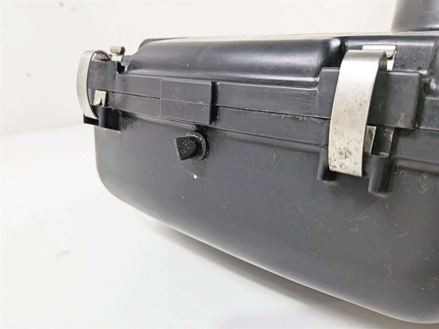2009 Yamaha Waverunner FX1800 Cruiser Air Filter Box Cleaner 6S5-E4410-00-00 - Image 11