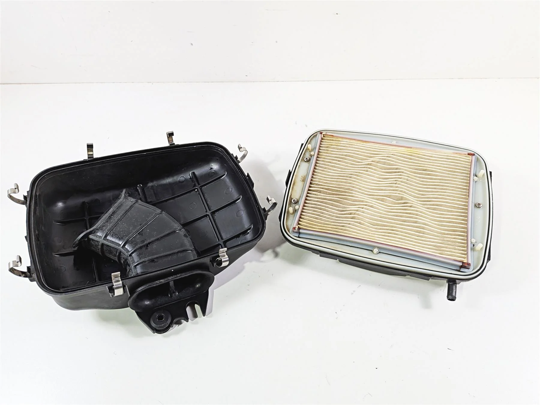 2009 Yamaha Waverunner FX1800 Cruiser Air Filter Box Cleaner 6S5-E4410-00-00 - Image 7