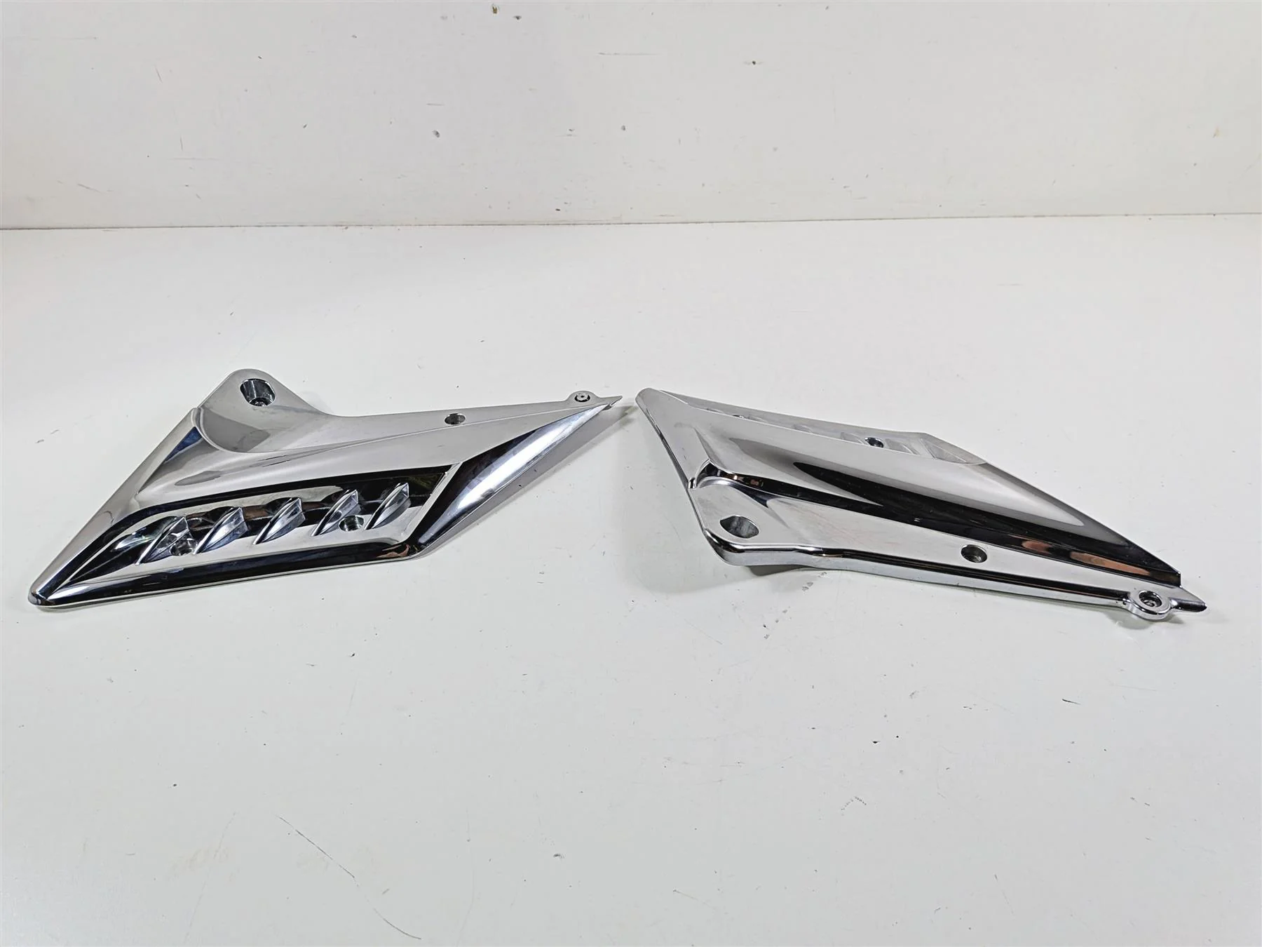 2009 Yamaha Waverunner FX1800 Cruiser Chrome Side Cover Set F1W-U377G-01 - Image 5