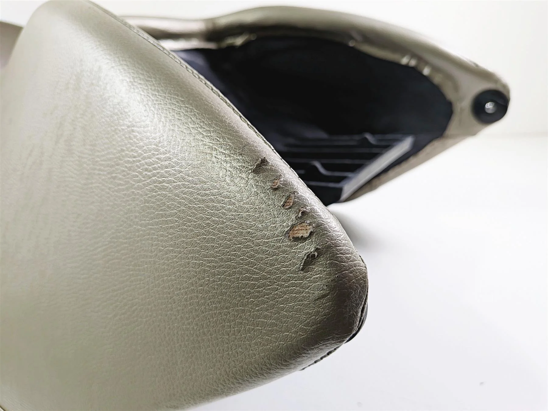 2009 Yamaha Waverunner FX1800 Cruiser Front Seat Saddle - Read F1W-U371A-11 - Image 6
