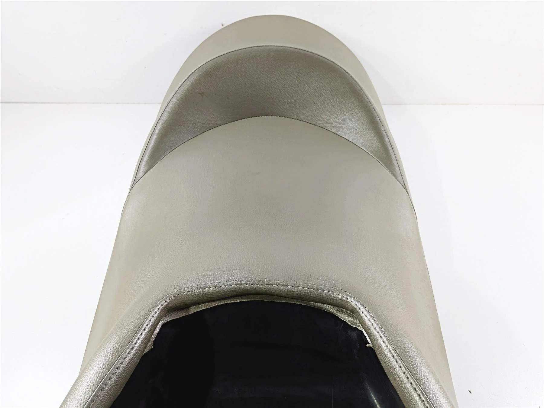 2009 Yamaha Waverunner FX1800 Cruiser Front Seat Saddle - Read F1W-U371A-11 - Image 8