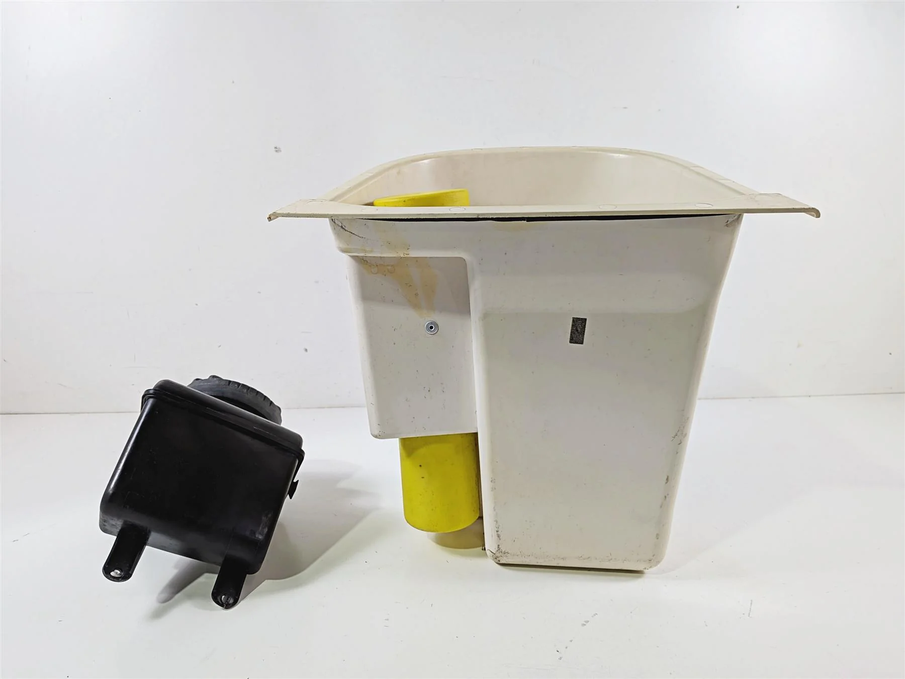 2009 Yamaha Waverunner FX1800 Cruiser Storage Box Set F1B-U4742-01-00 - Image 4