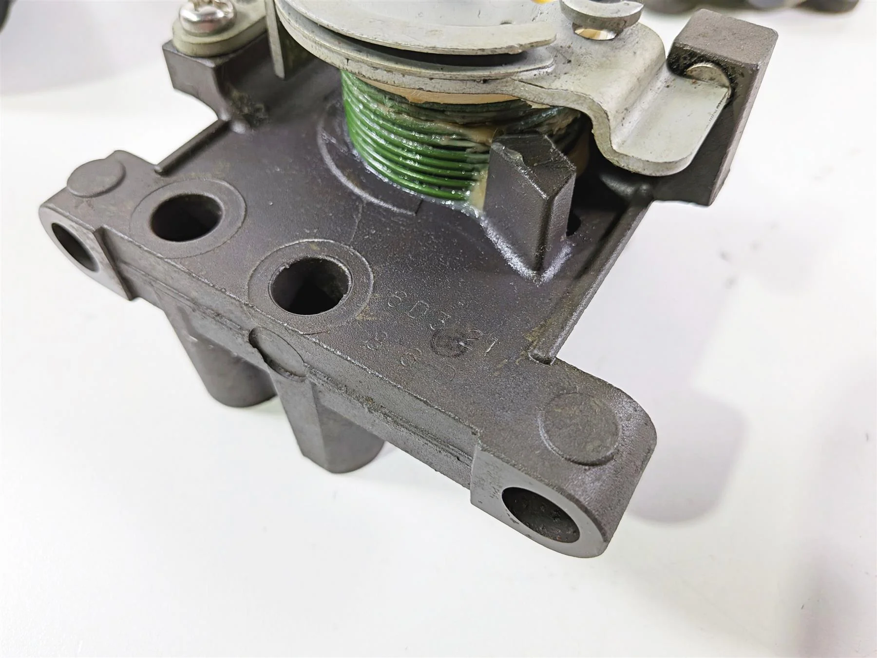 2009 Yamaha Waverunner FX1800 Cruiser Throttle Body Set 6S5-13750-00-00 - Image 11