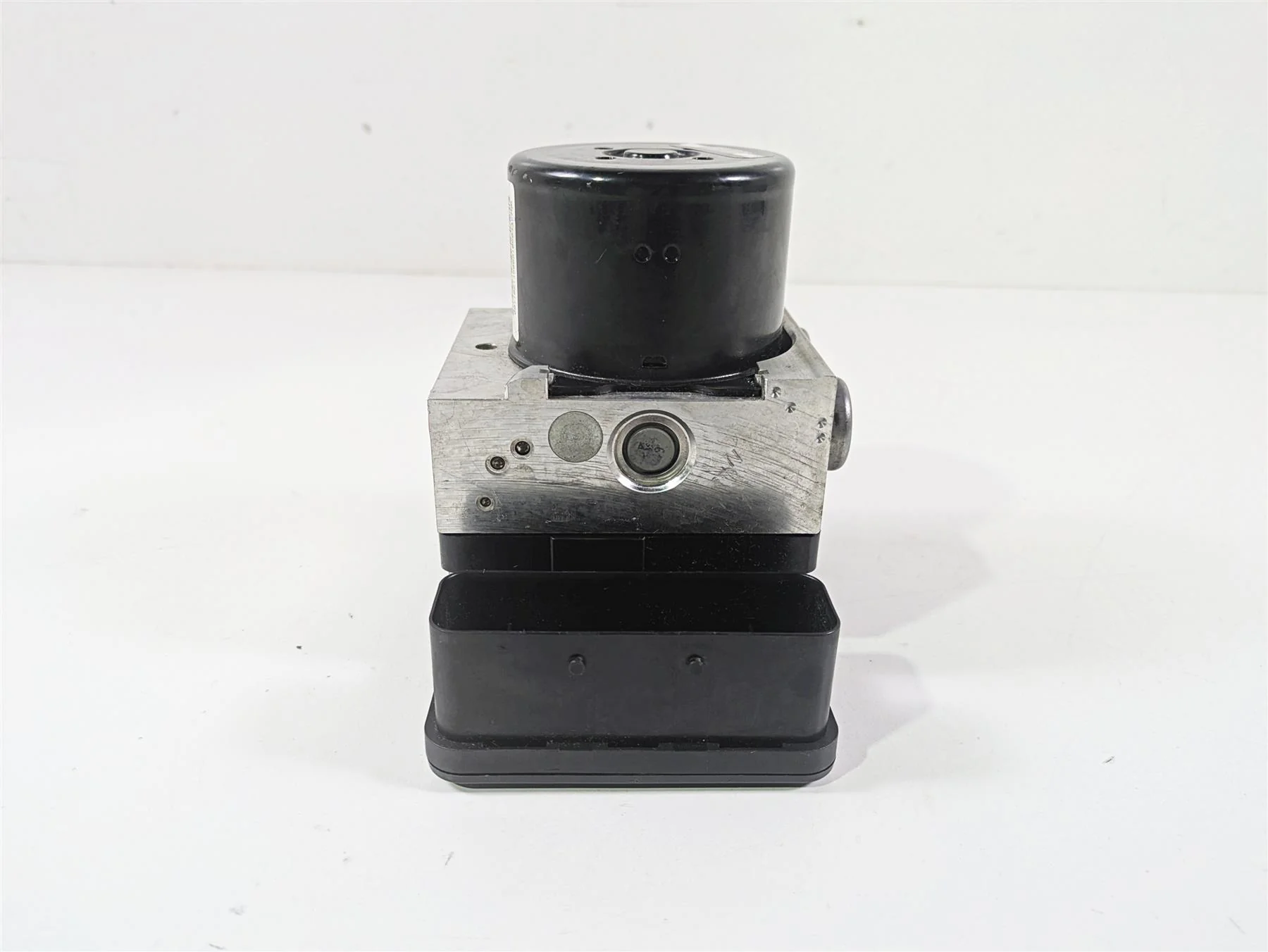 2010 BMW R1200GS K25 Abs Brake Pump Unit Module 7715107 34517715109 - Image 6