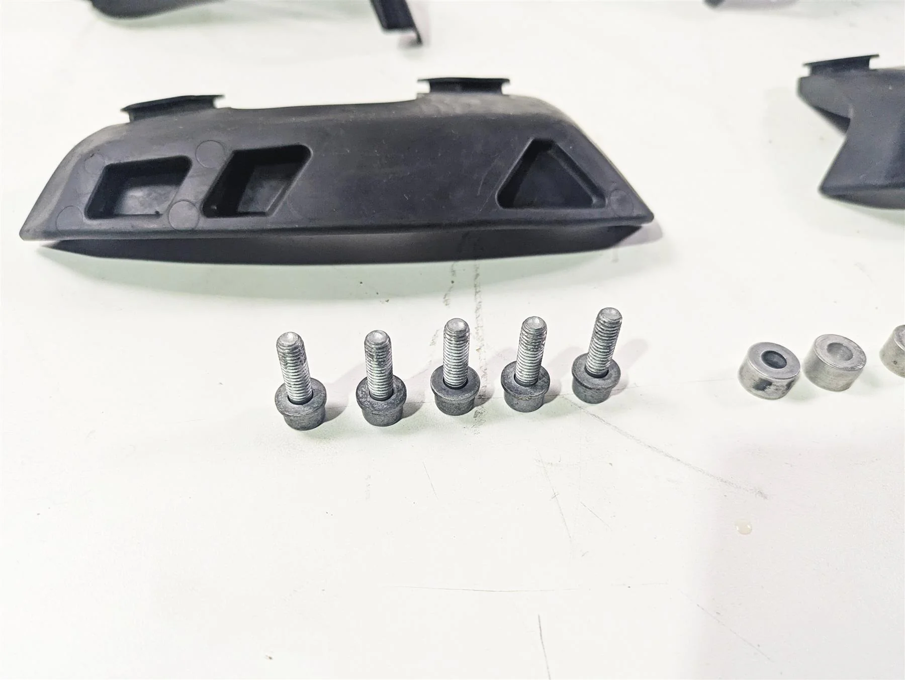 2010 BMW R1200GS K25 Aluminum Cylinder Head Cover Guard Set 77128357955 - Image 6