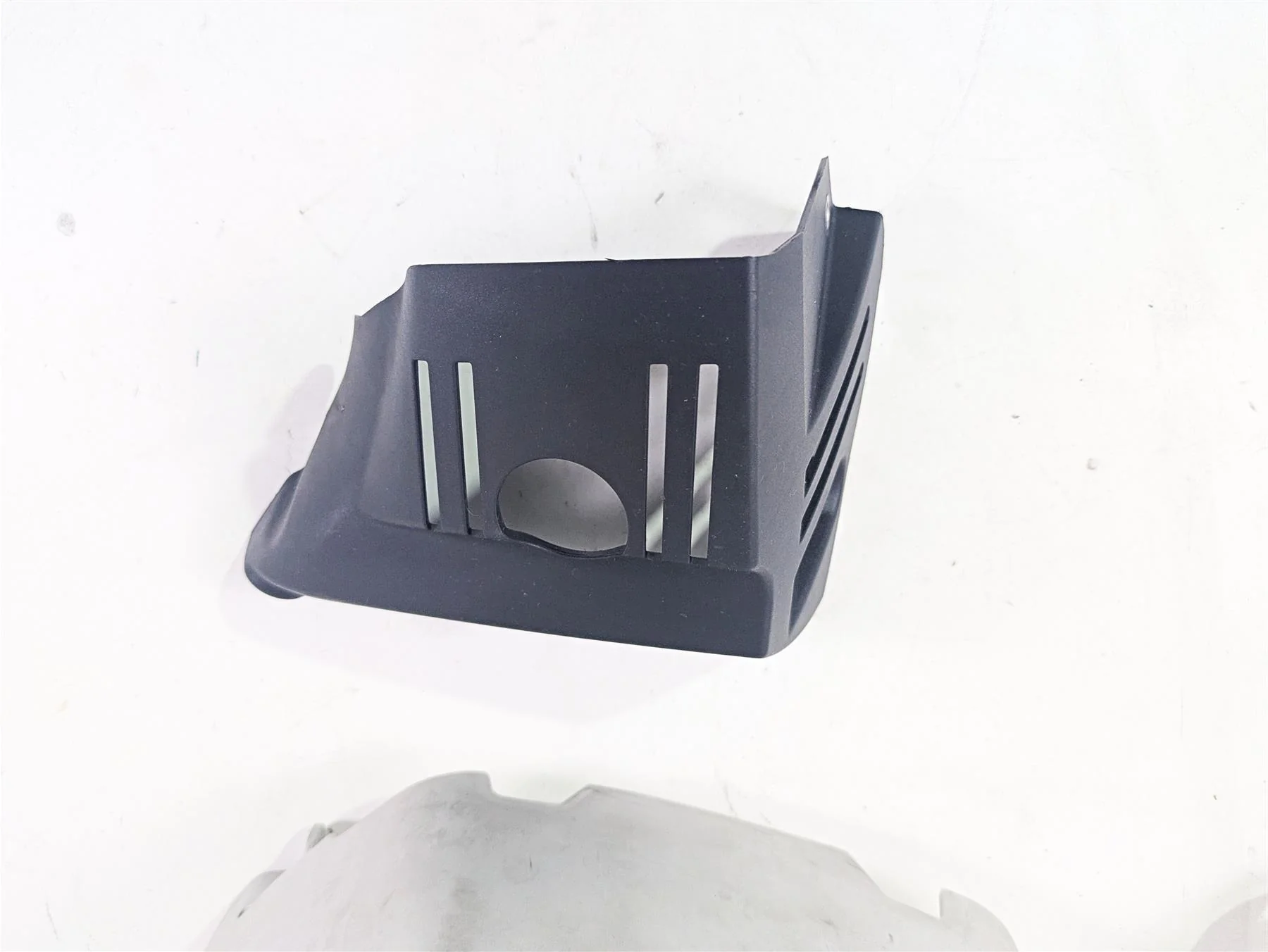2010 BMW R1200GS K25 Aluminum Cylinder Head Cover Guard Set 77128357955 - Image 9