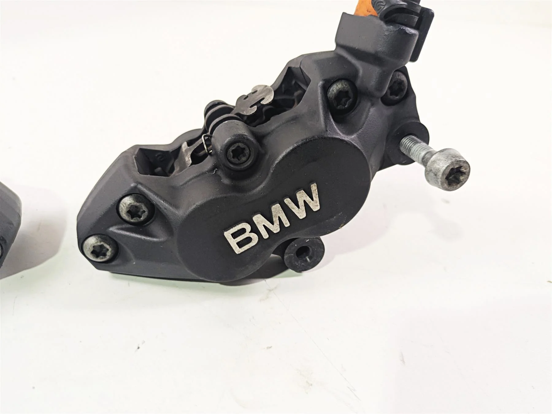 2010 BMW R1200GS K25 Brembo Front Brake Caliper Set 34117711438 34117711439 - Image 9