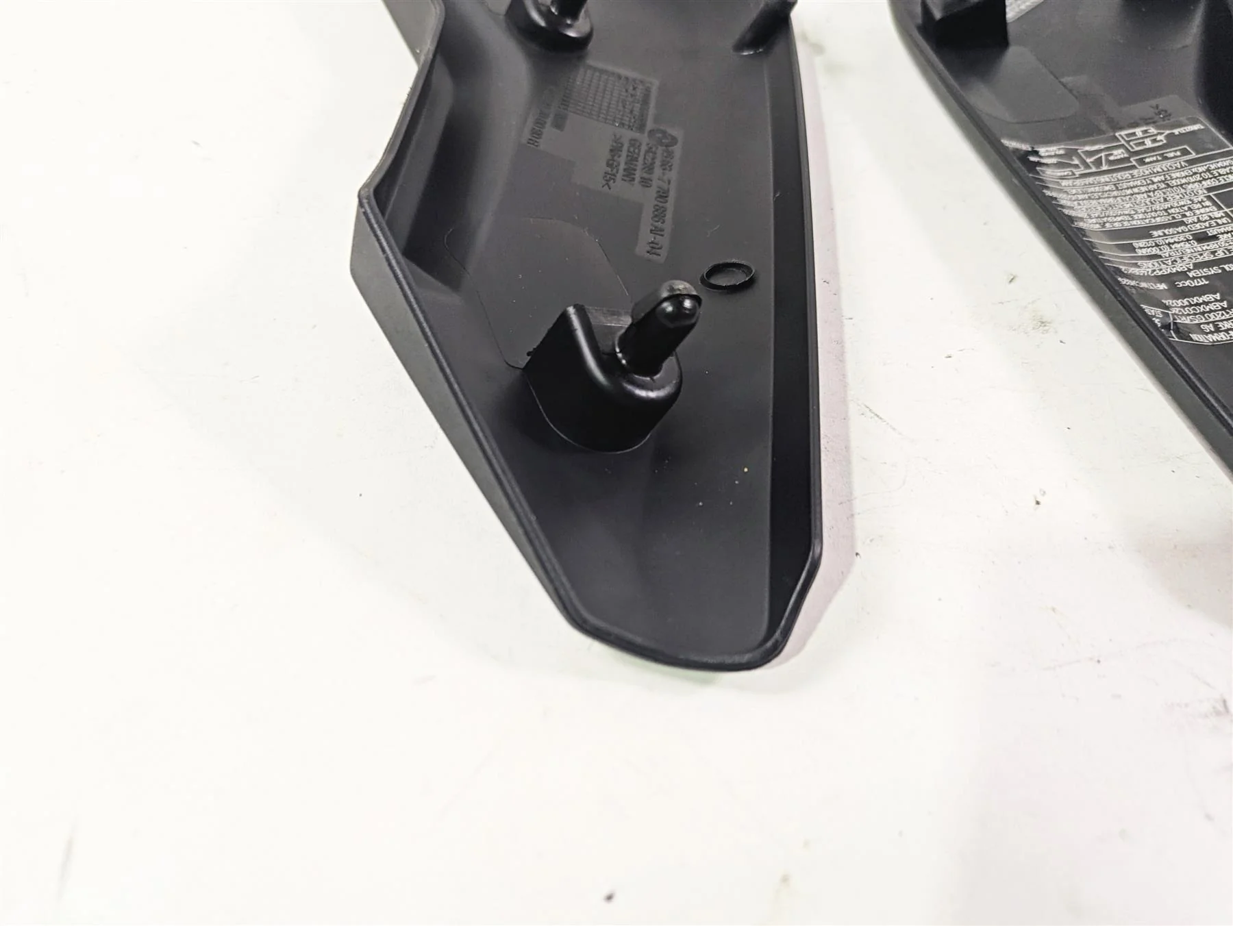 2010 BMW R1200GS K25 Frame Infill Cover Fairing Set 46637700886 - Image 10