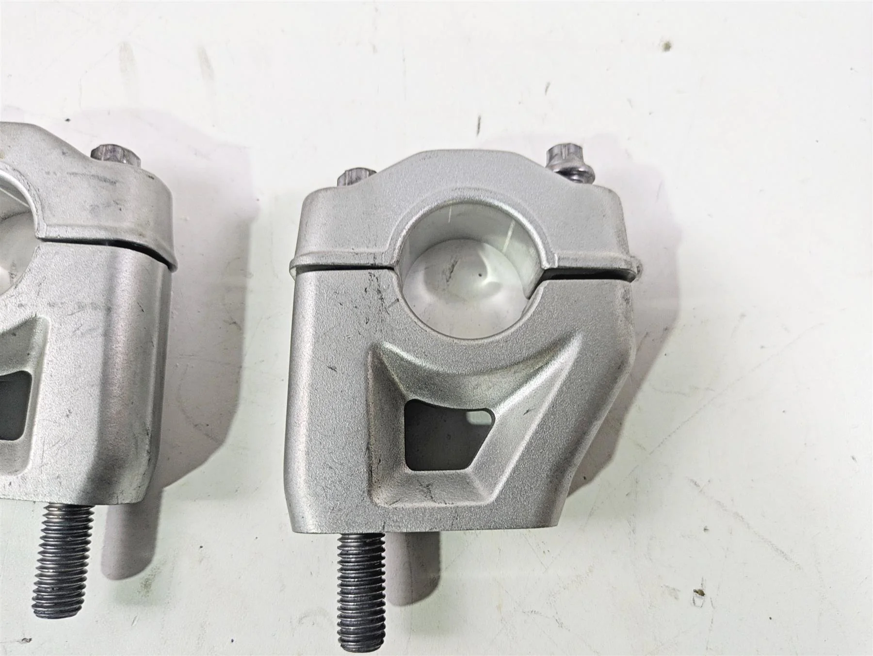 2010 BMW R1200GS K25 Handlebar Riser Holder Mount Set 28.5mm 31427718173 - Image 10