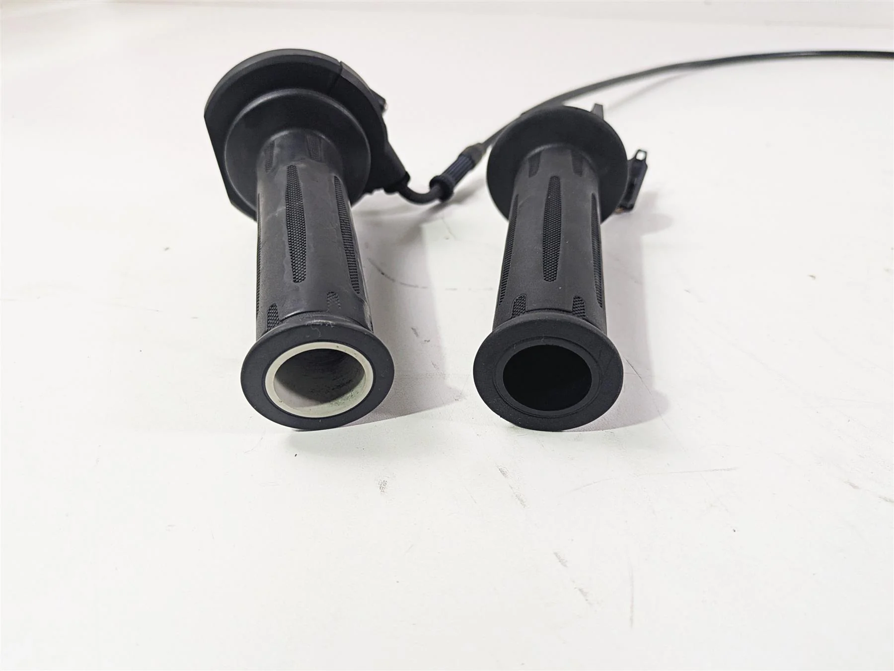 2010 BMW R1200GS K25 Heated Hand Grip Set 61317727067 61317695470 - Image 12