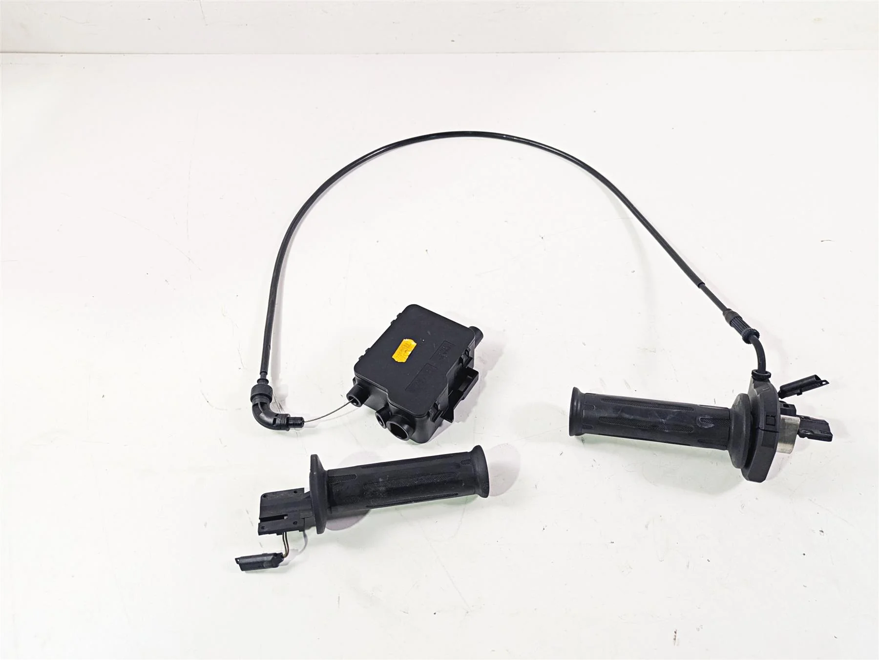 2010 BMW R1200GS K25 Heated Hand Grip Set 61317727067 61317695470 - Image 2