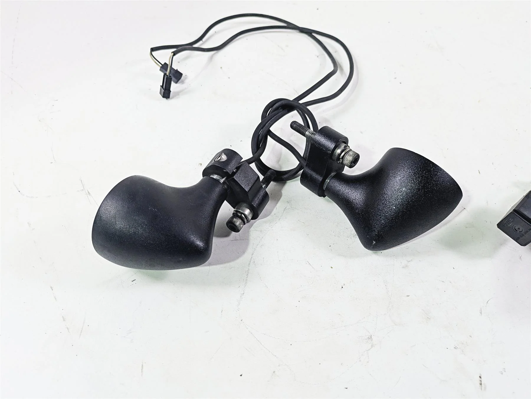 2010 BMW R1200GS K25 Motolight Brake Caliper Fog Light Auxiliary Lamp Set - Image 11