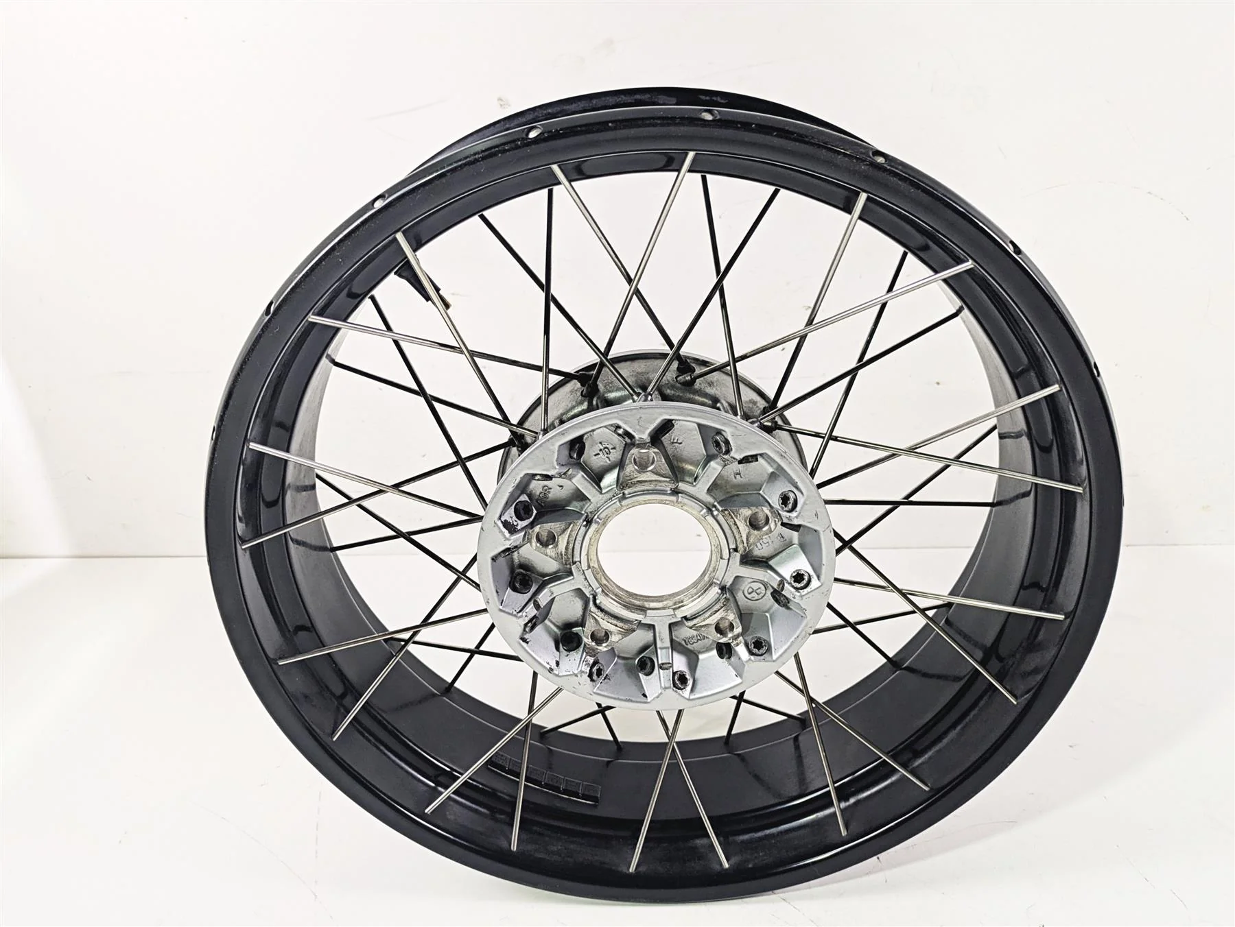 2010 BMW R1200GS K25 Rear Wheel Rim 17x4 Spoke Black Straight 36318553004
