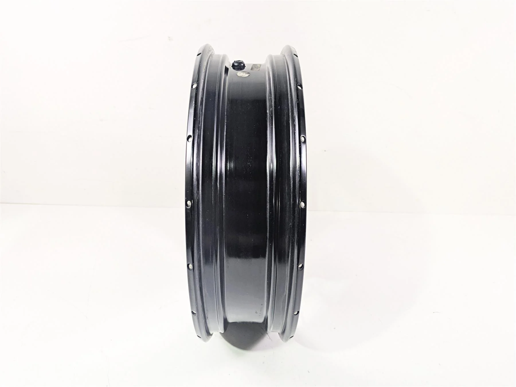 2010 BMW R1200GS K25 Rear Wheel Rim 17x4 Spoke Black Straight 36318553004 - Image 12