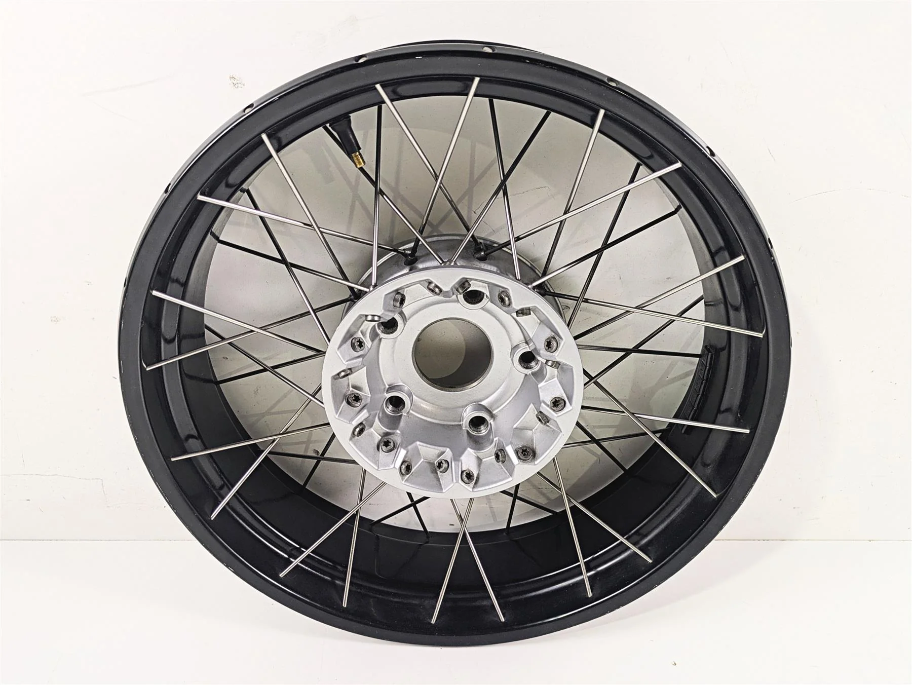 2010 BMW R1200GS K25 Rear Wheel Rim 17x4 Spoke Black Straight 36318553004 - Image 3