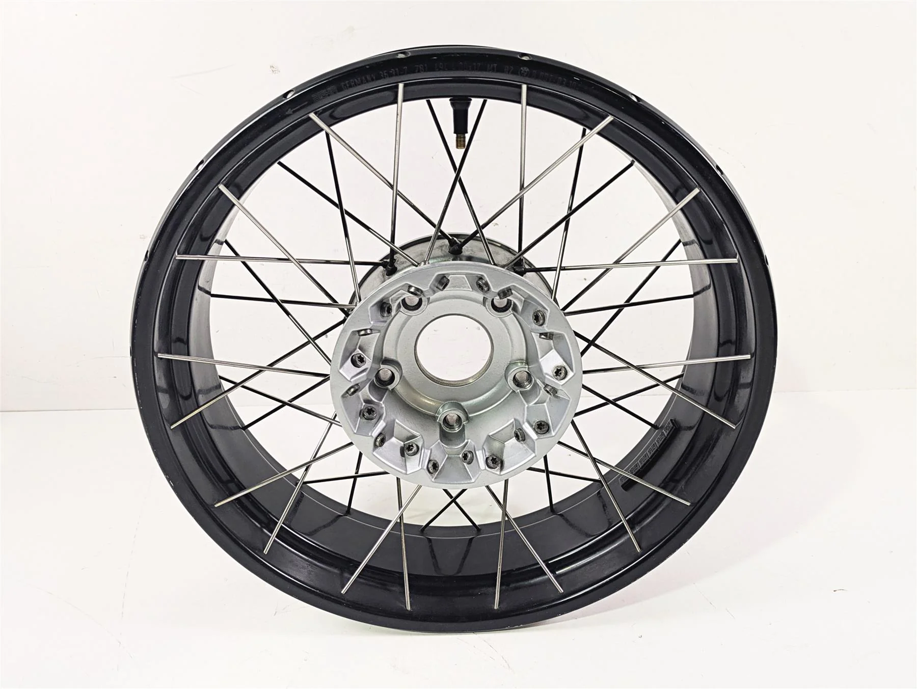 2010 BMW R1200GS K25 Rear Wheel Rim 17x4 Spoke Black Straight 36318553004 - Image 4