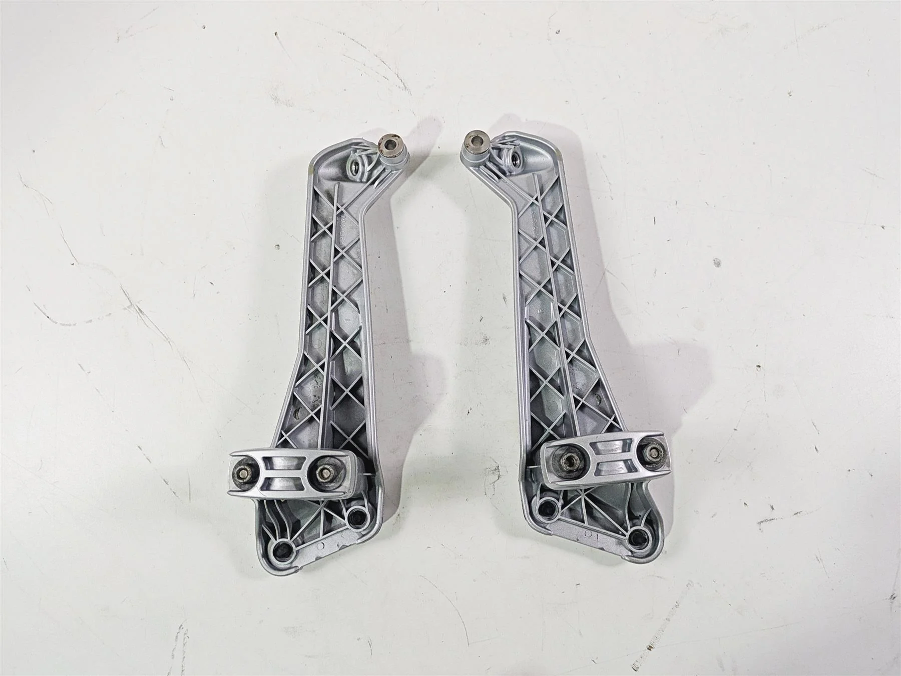 2010 BMW R1200GS K25 Saddlebag Mount Bracket Holder Set 46547695986 - Image 10