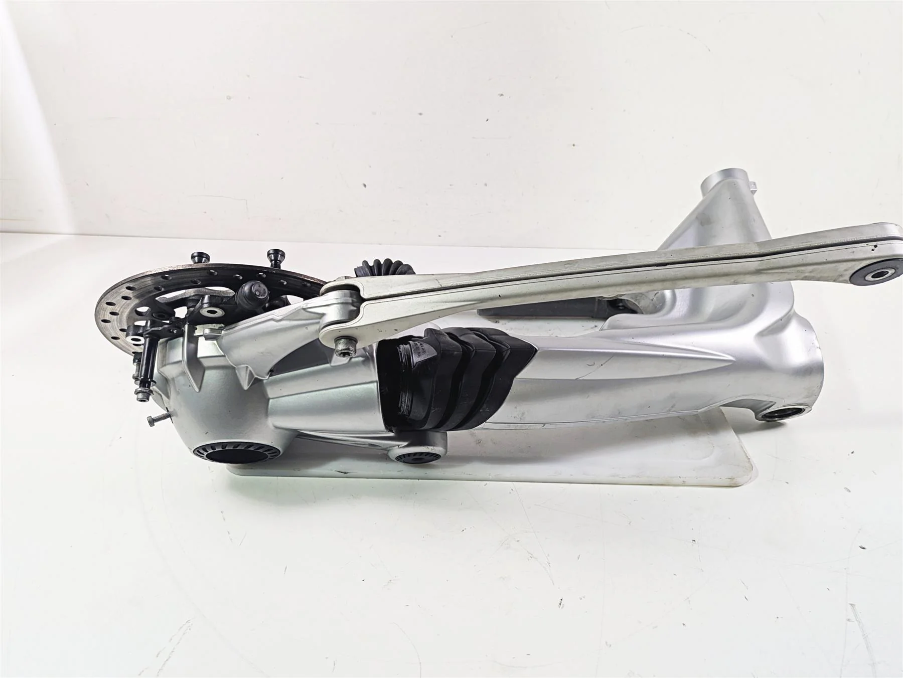 2010 BMW R1200GS K25 Swingarm Differential Drive Shaft 32:11 33117726889 - Image 2