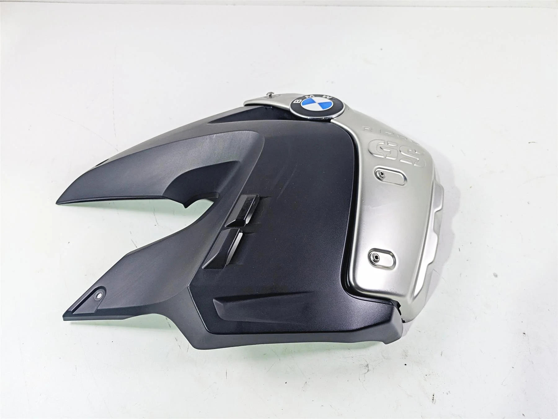 2010 BMW R1200GS K25 Tank Right Side Cover & Emblem 46637700876 46637700874 - Image 2