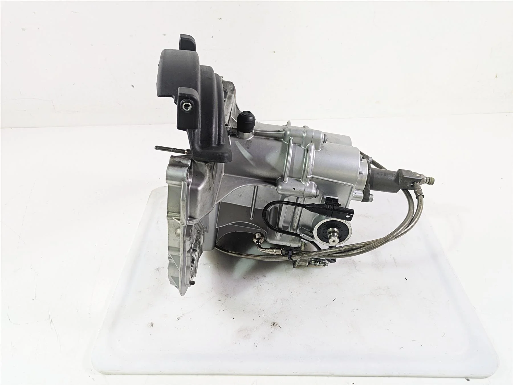 2010 BMW R1200GS K25 Transmission Gear Box & Cover 23007726516 23007721742 - Image 11