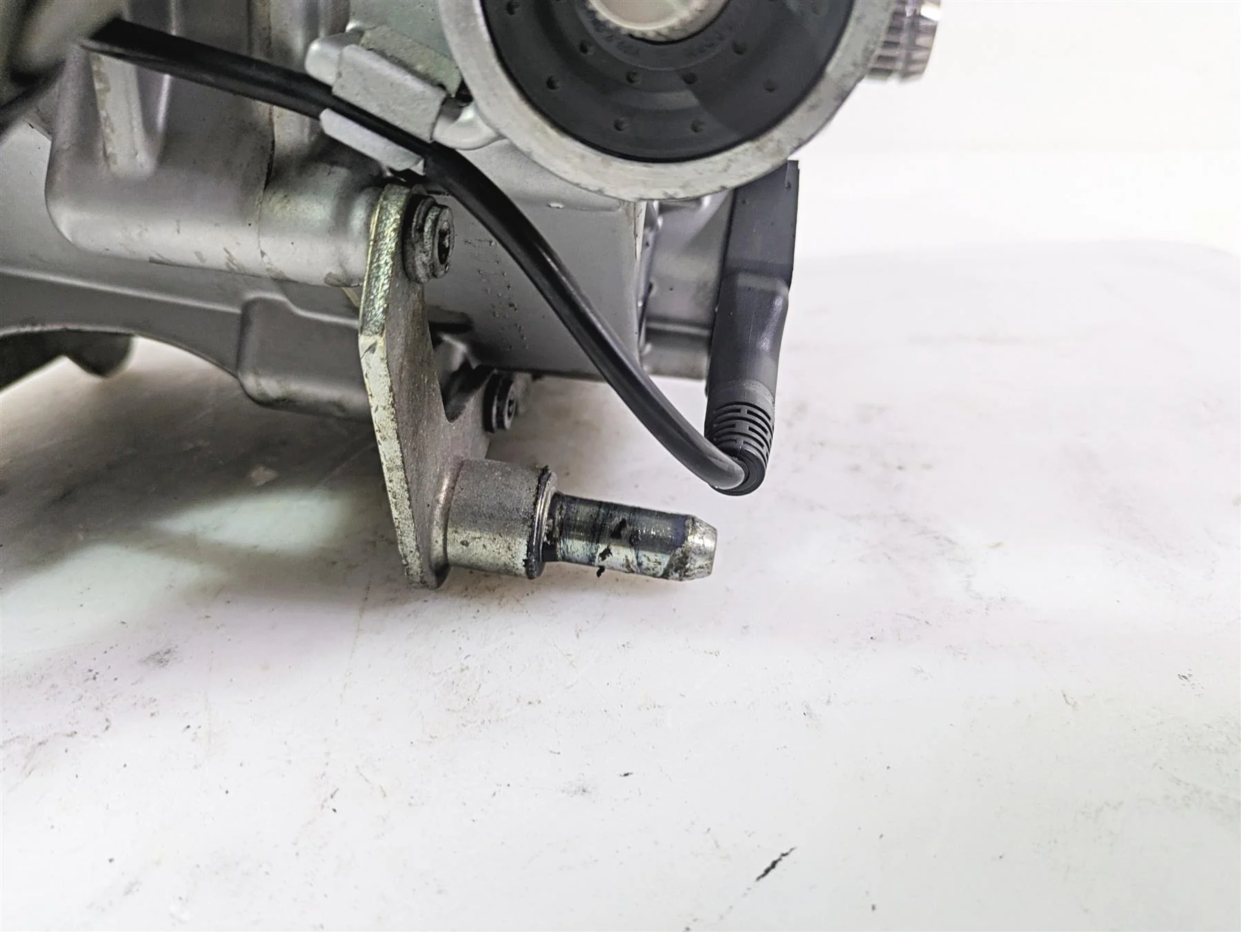 2010 BMW R1200GS K25 Transmission Gear Box & Cover 23007726516 23007721742 - Image 6