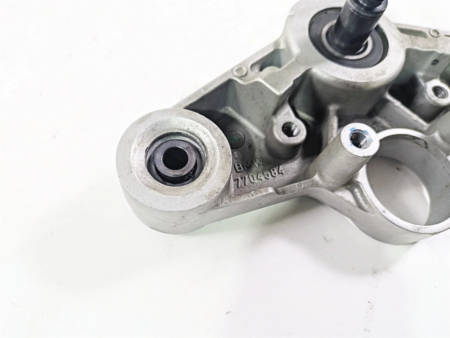 2010 BMW R1200GS K25 Upper Triple Tree Steering Clamp 31427718170 - Image 11