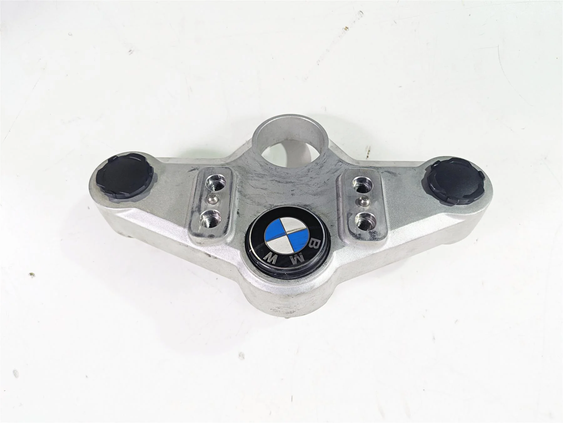 2010 BMW R1200GS K25 Upper Triple Tree Steering Clamp 31427718170 - Image 4