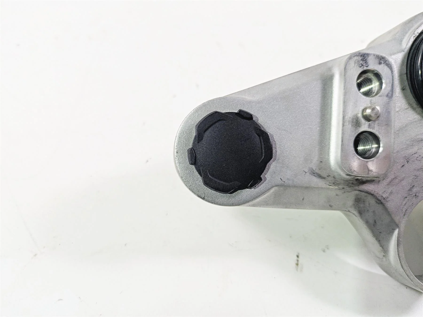 2010 BMW R1200GS K25 Upper Triple Tree Steering Clamp 31427718170 - Image 7