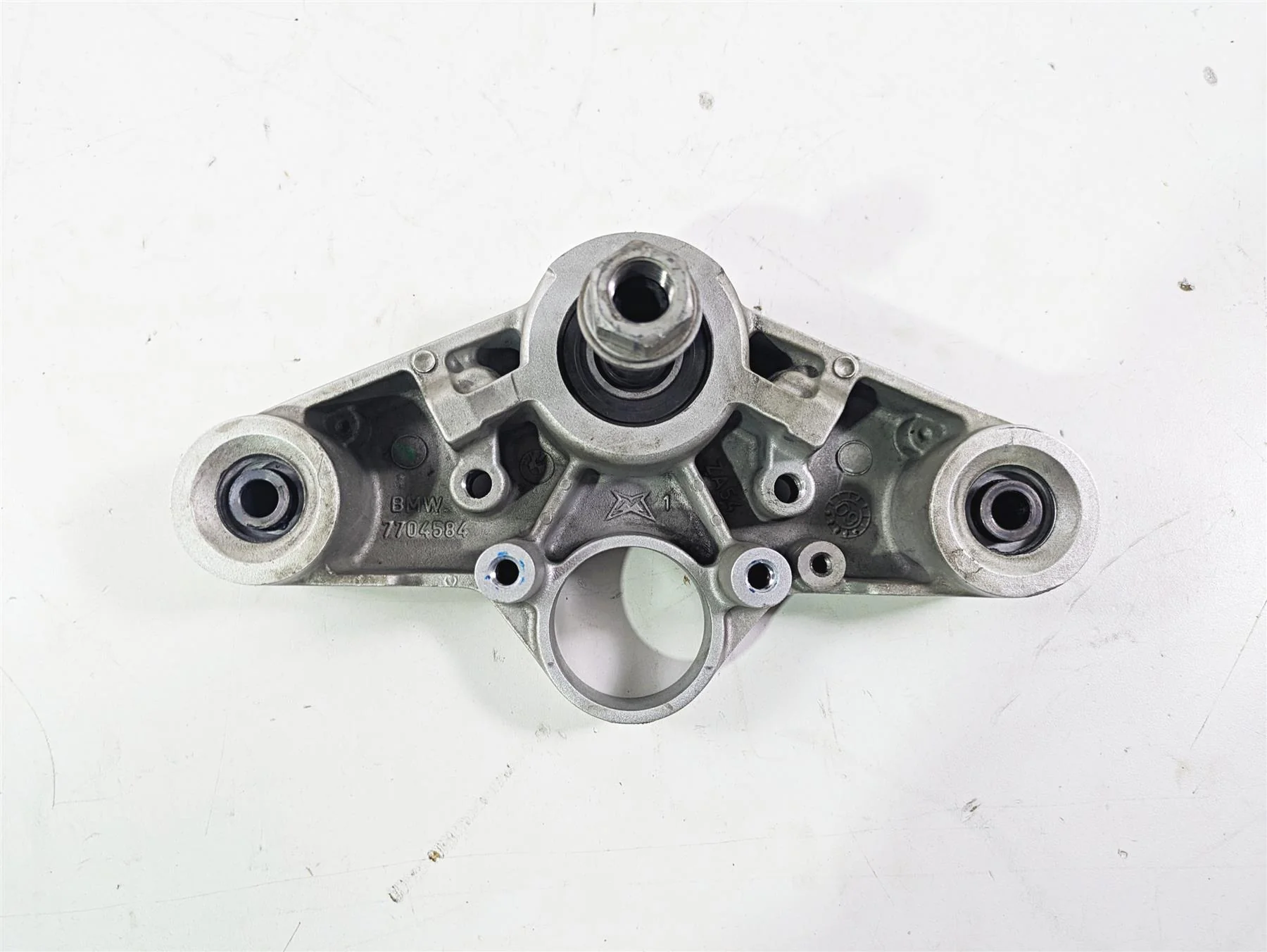 2010 BMW R1200GS K25 Upper Triple Tree Steering Clamp 31427718170 - Image 9