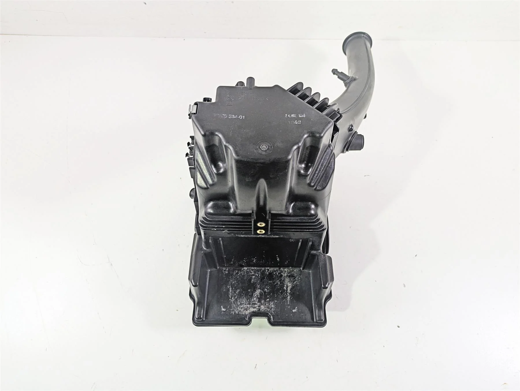 2010 BMW R1200GS K25 Air Box + Tubes & Front Air Ram 13717720354 - Image 4