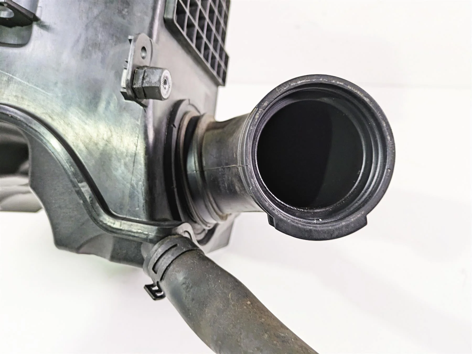2010 BMW R1200RT K26 Air Box Breather Filter & Tubes  13717720045 - Image 12