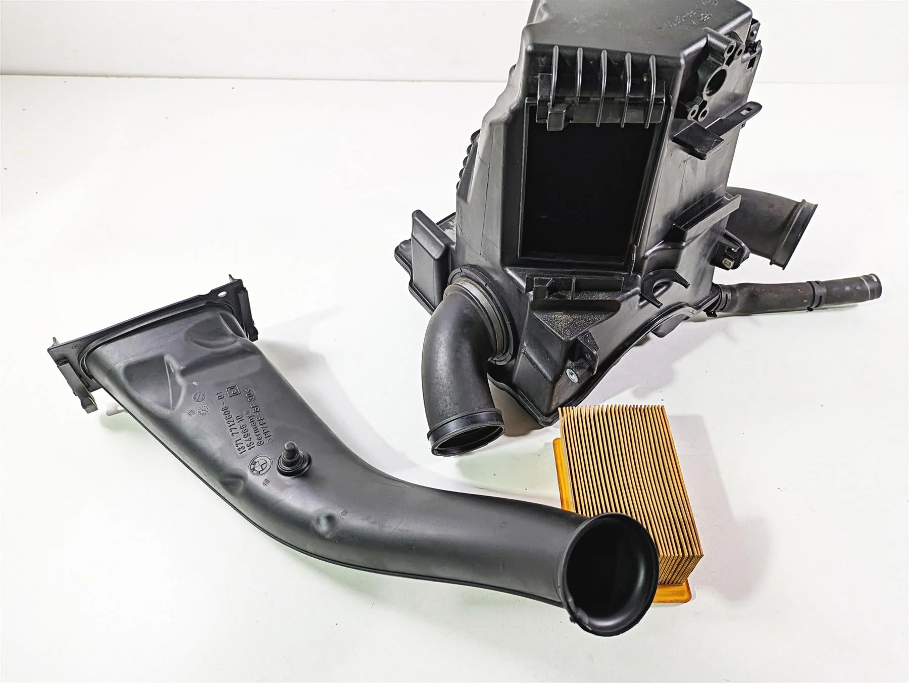 2010 BMW R1200RT K26 Air Box Breather Filter & Tubes  13717720045 - Image 2
