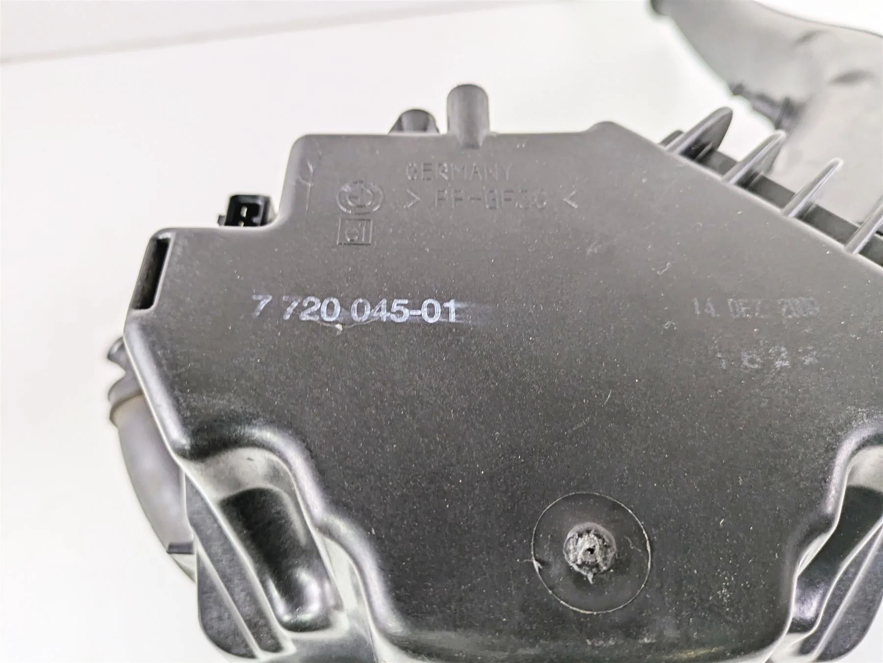 2010 BMW R1200RT K26 Air Box Breather Filter & Tubes  13717720045 - Image 9