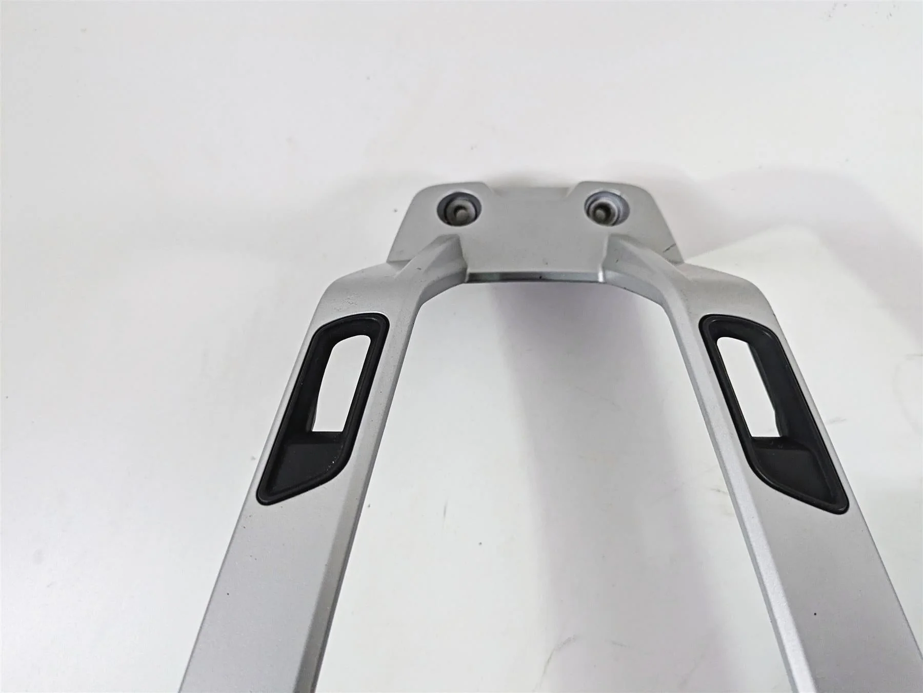 2010 BMW R1200RT K26 Center Tank Cover & Luggage Rack - Read 46637682974 7695573 - Image 6